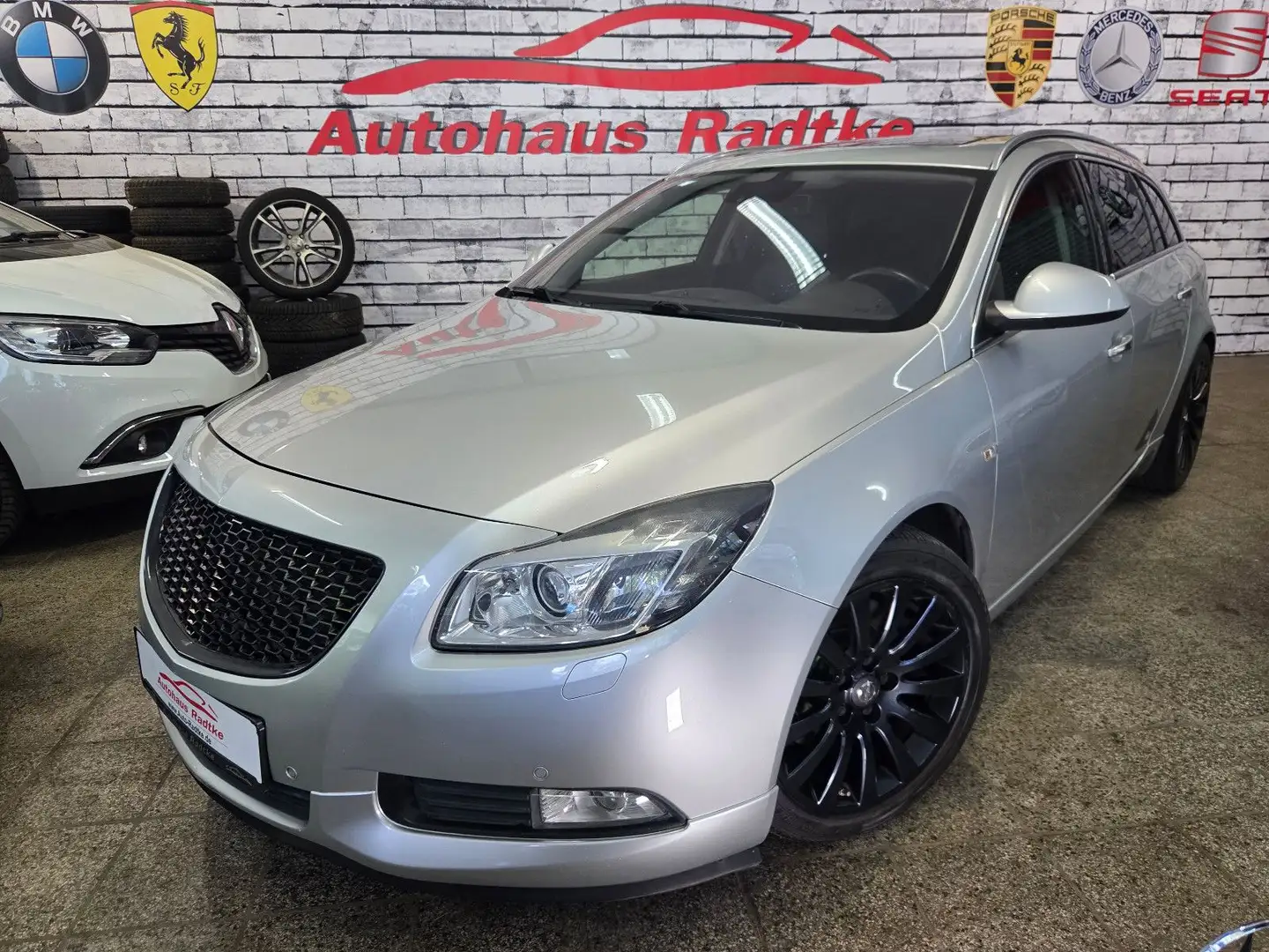 Opel Insignia Sports Tourer OPC line 4x4 Silber - 1