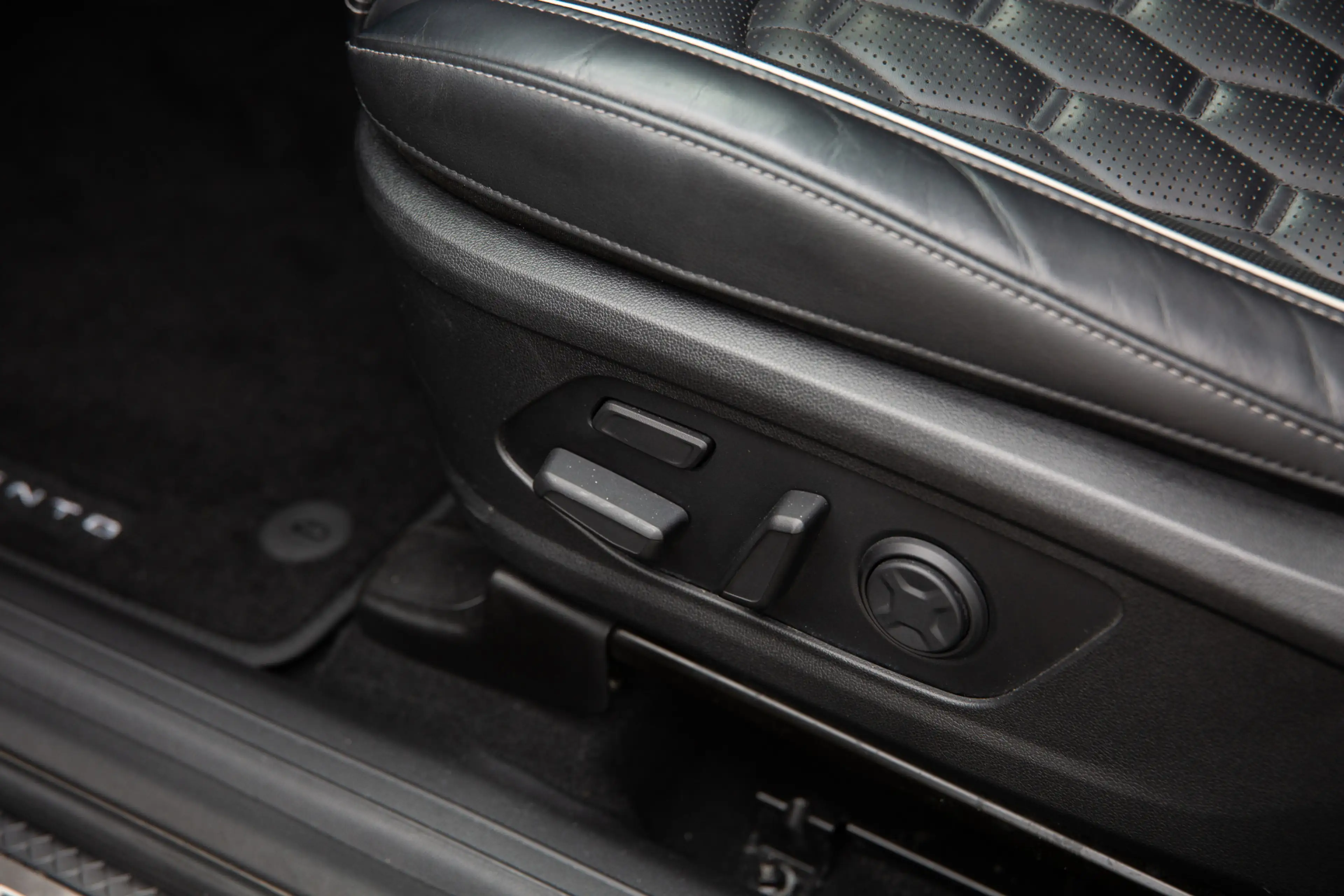 Kia Sorento 1.6 T-GDI Hybrid 2WD ExecutiveLine 7p. , Panoramad — photo 28