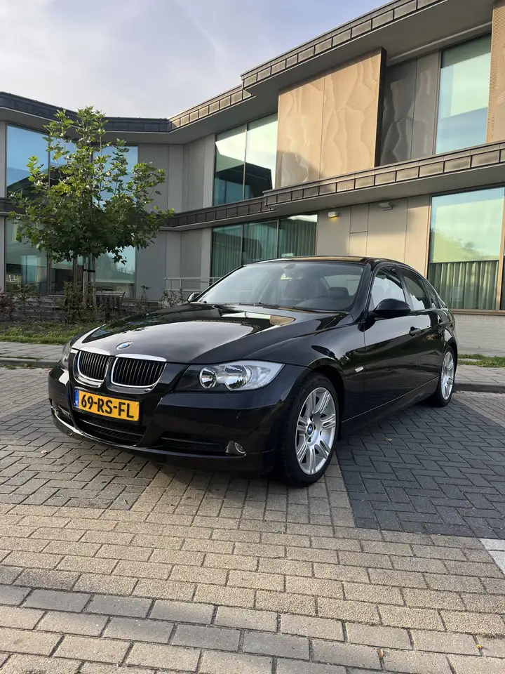 BMW 330