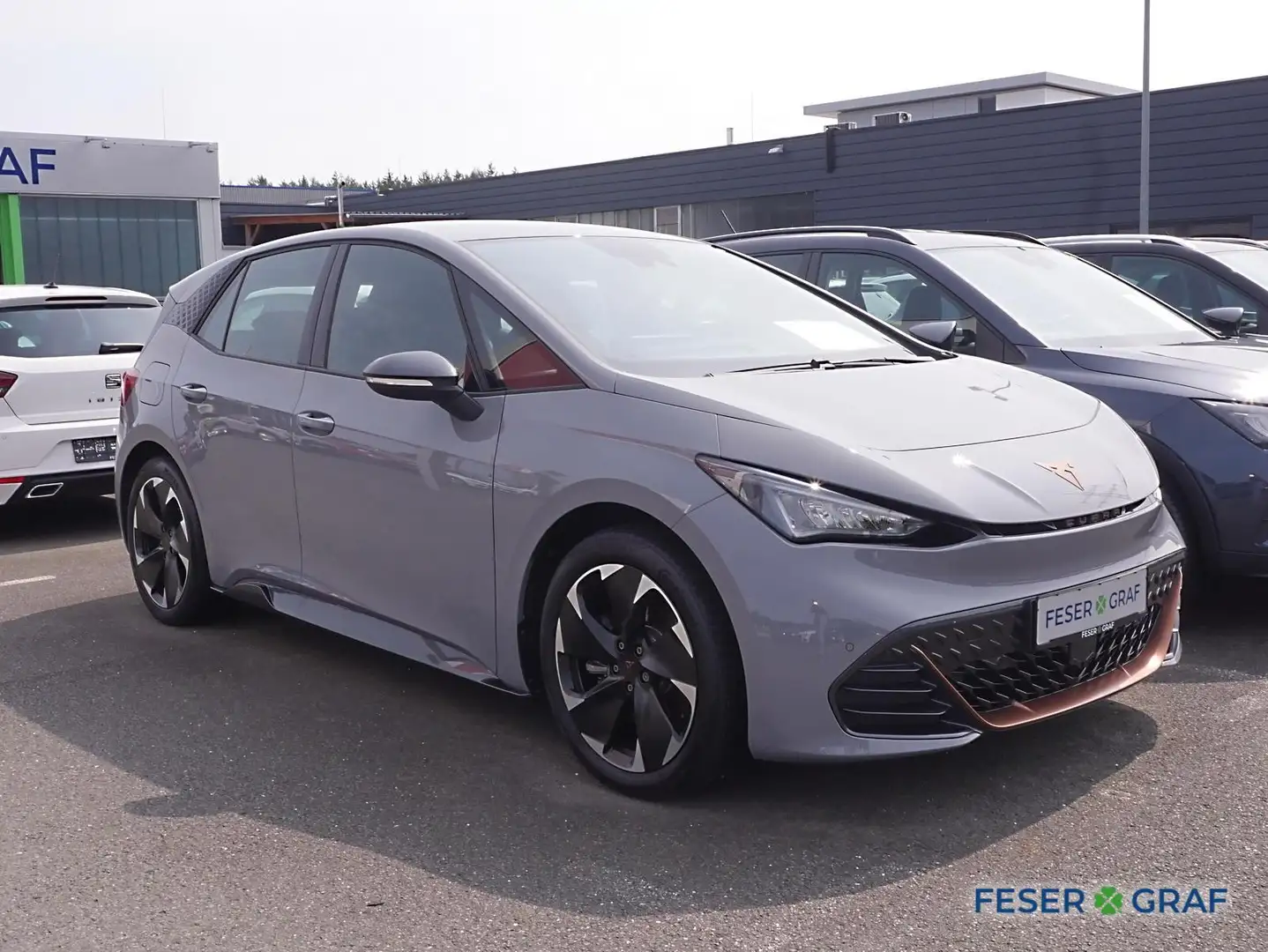 CUPRA Born 170 KW / SHZ/ACC/NAVI Grau - 2