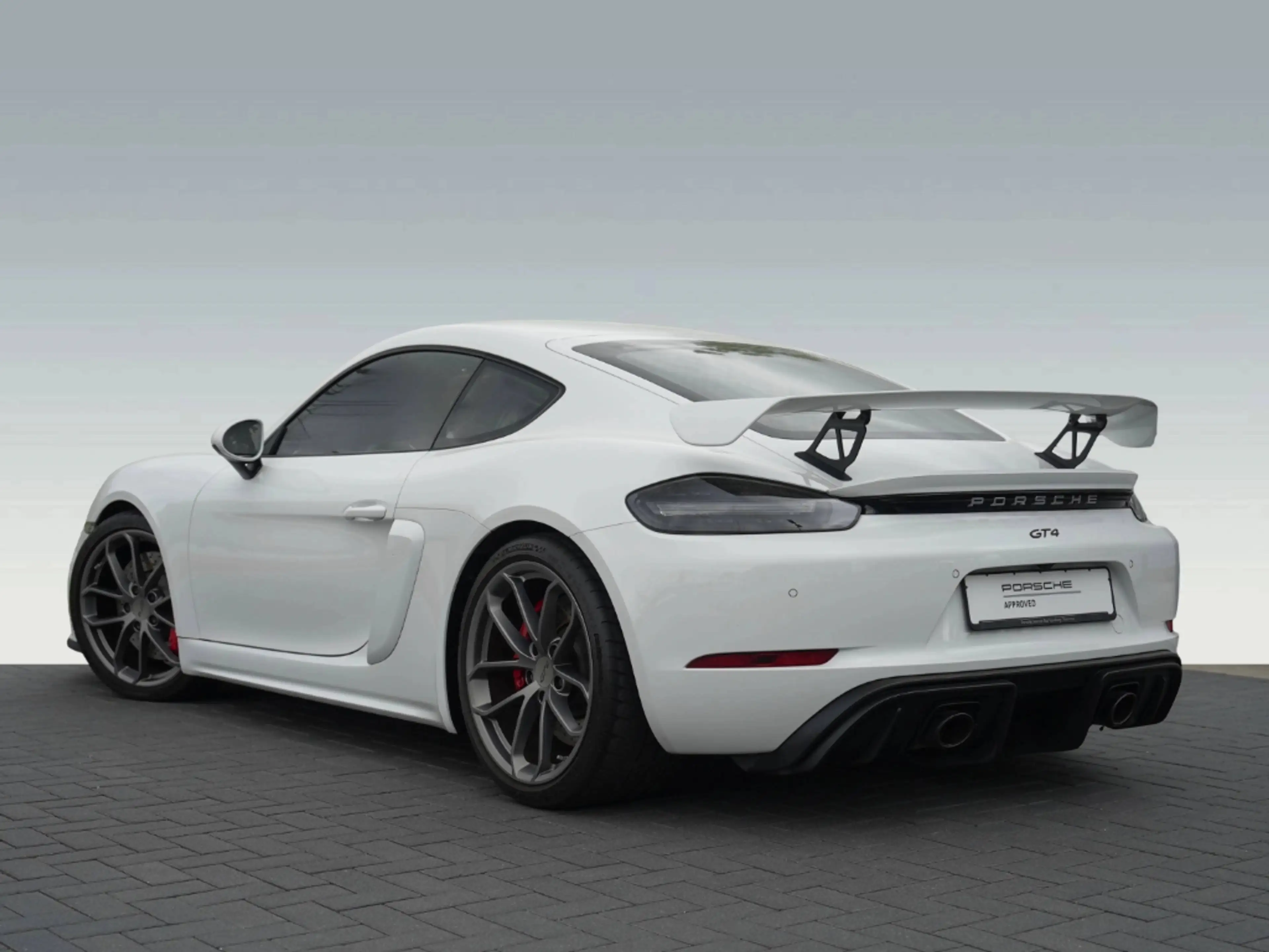 Porsche Cayman 718 GT4 — photo 3