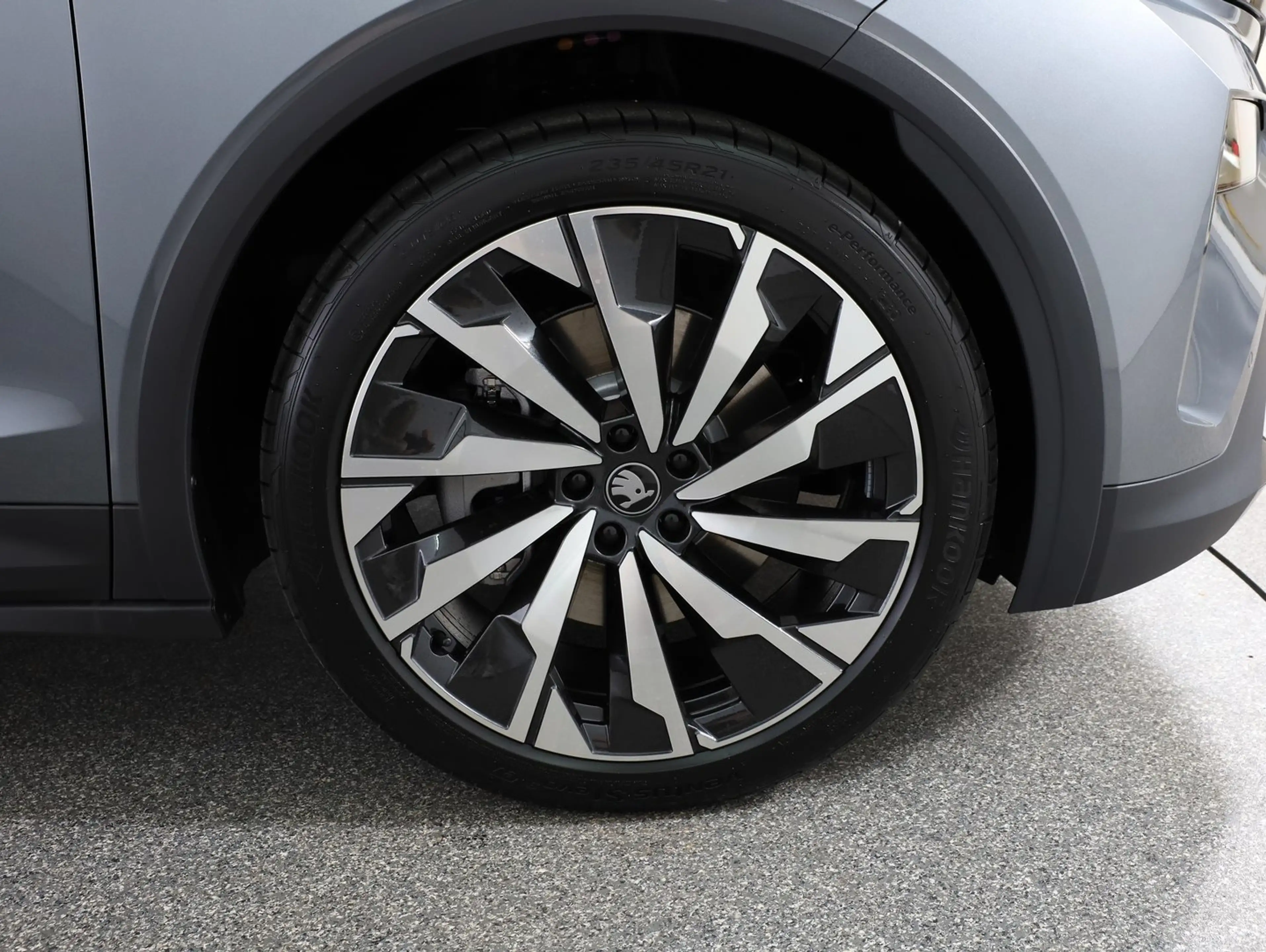 Skoda Elroq Sportline 85 — photo 10