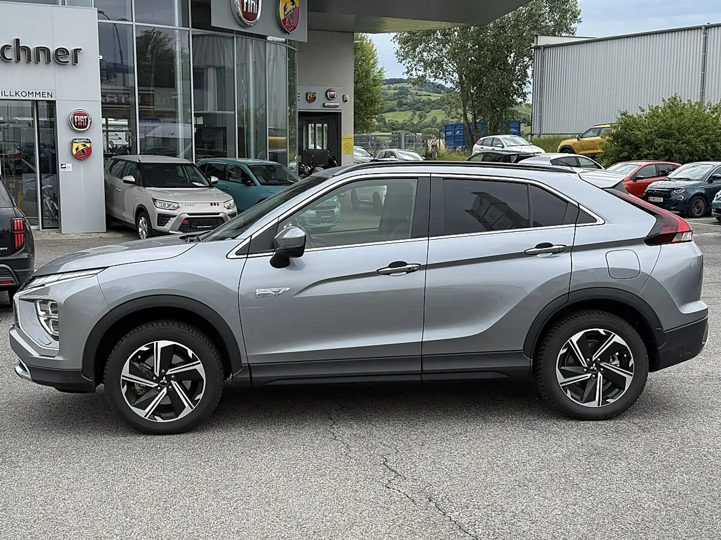 Mitsubishi Eclipse Cross 2,4 PHEV 4WD Intense+ CVT Aut. Grau - 2