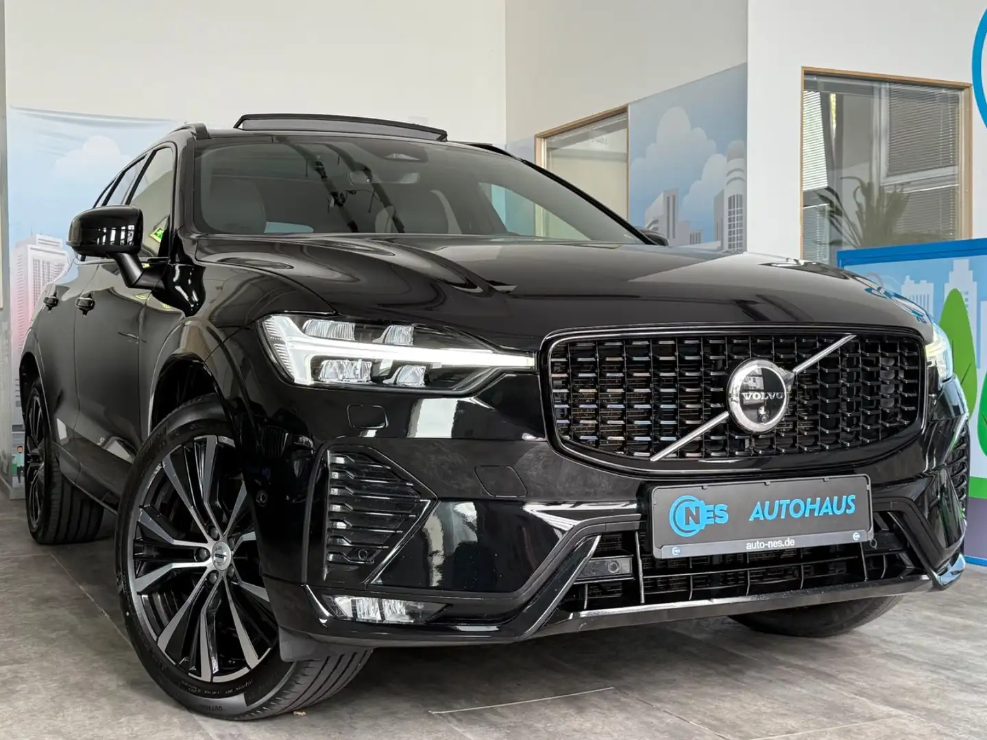 Volvo XC60 B5 AWD*ULTIMATE DARK*PANO*360*BOWERS*HUD*20 Negro - 2