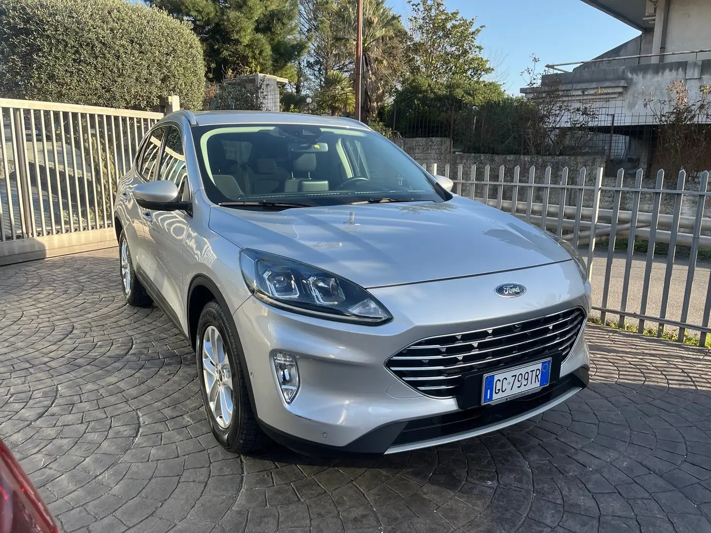 Ford Kuga 1.5 ecoblue Titanium 2wd 120cv Argento - 1
