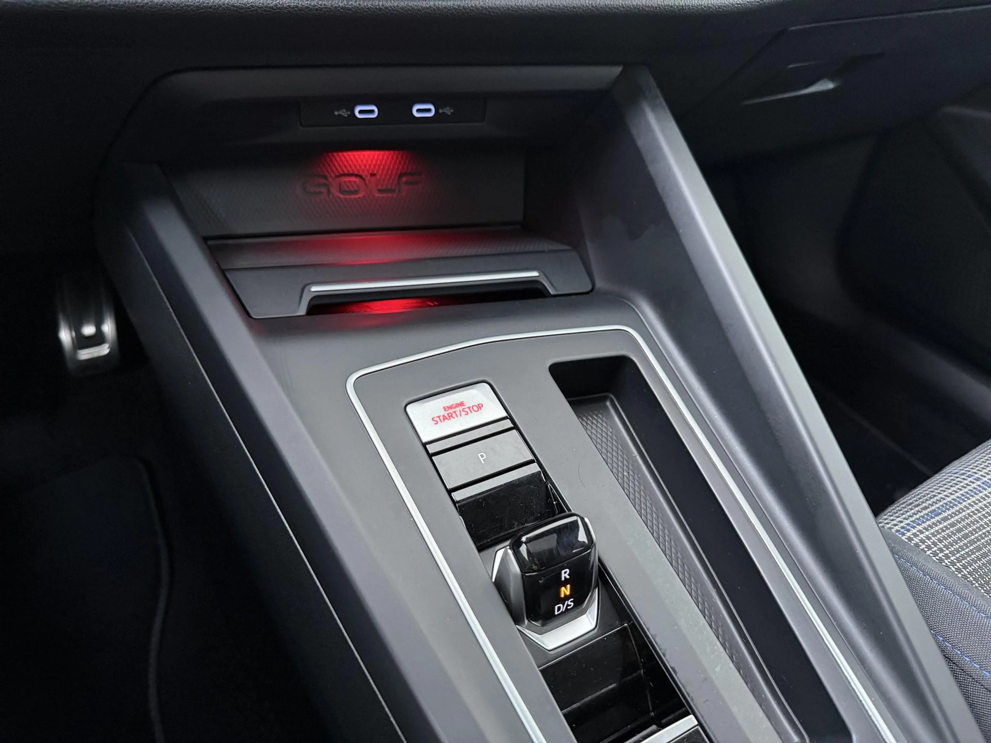 Volkswagen Golf GTE 1.4 eHybrid | Pano Dak | Head-up Display | Camera — photo 14