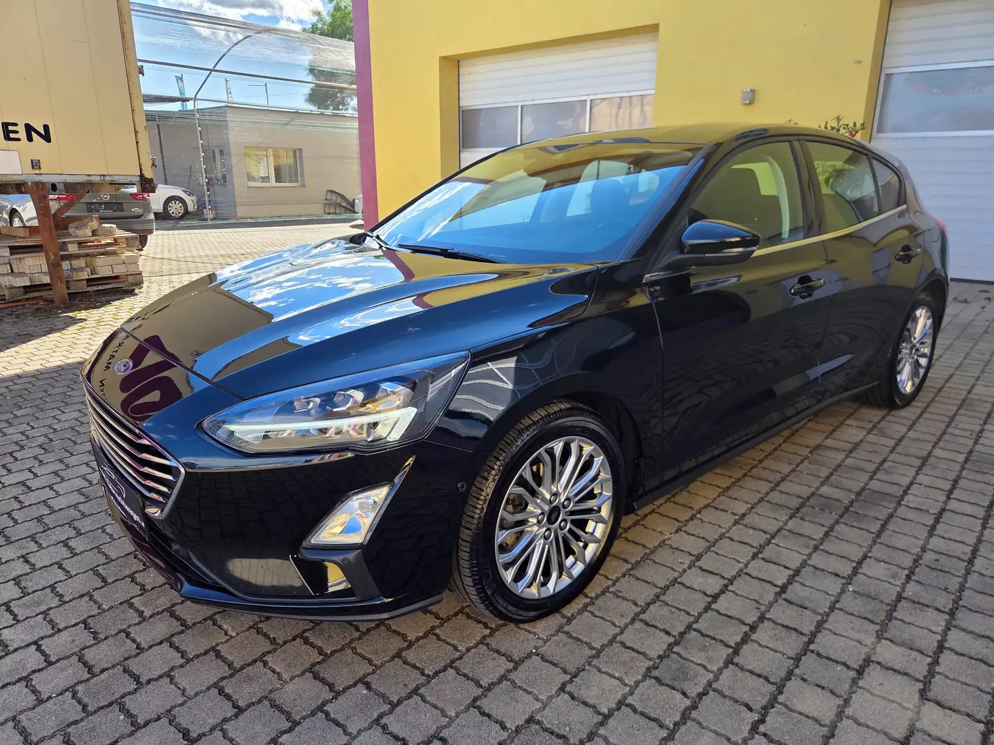 Ford Focus *VOLL LED/NAVI/KAMRA/ACC/TOTWINKEL-SPURHALTE/SHZG* Schwarz - 2