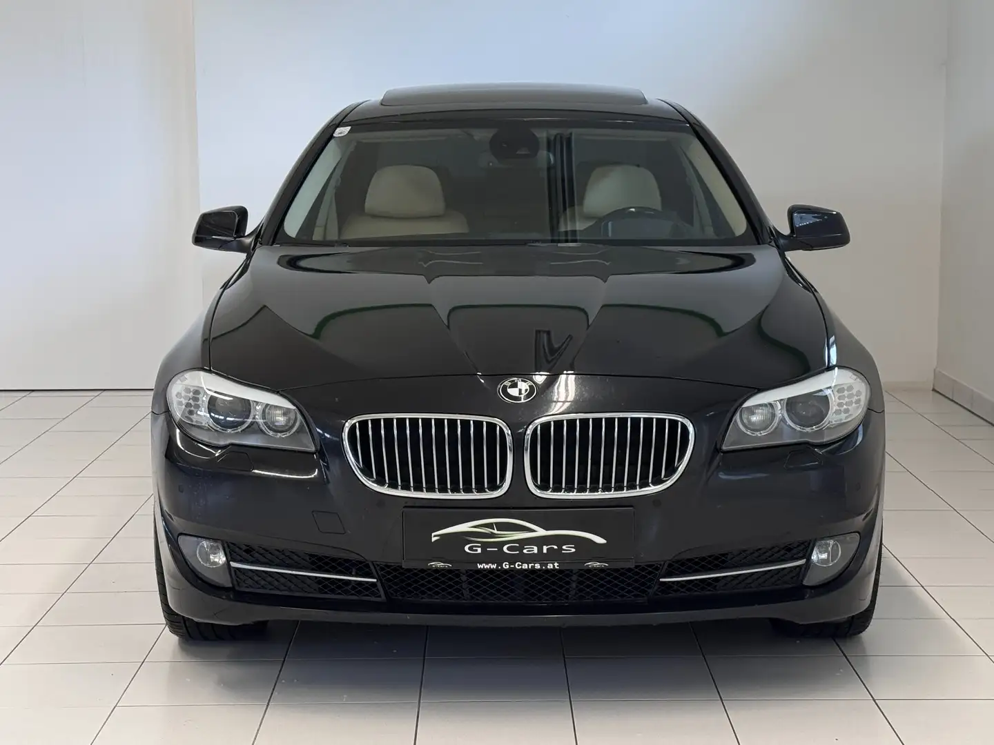 BMW 530 d xDrive Aut. *Schiebedach*Head Up*Keyless*AHK* Schwarz - 2
