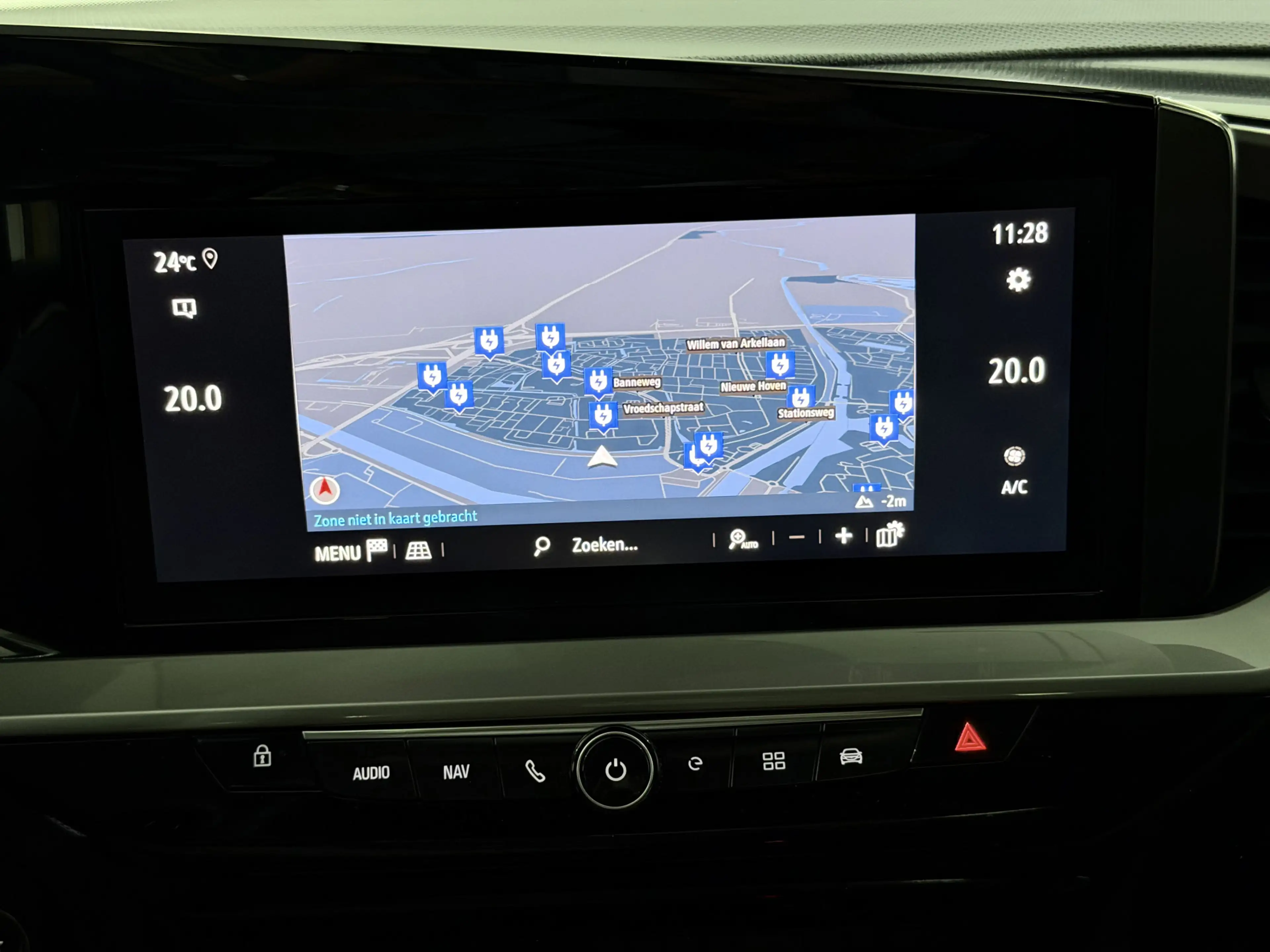 Opel Mokka-E Ultimate 50-kWh 11kw bl. Camera, Navi, Virtual des — photo 17