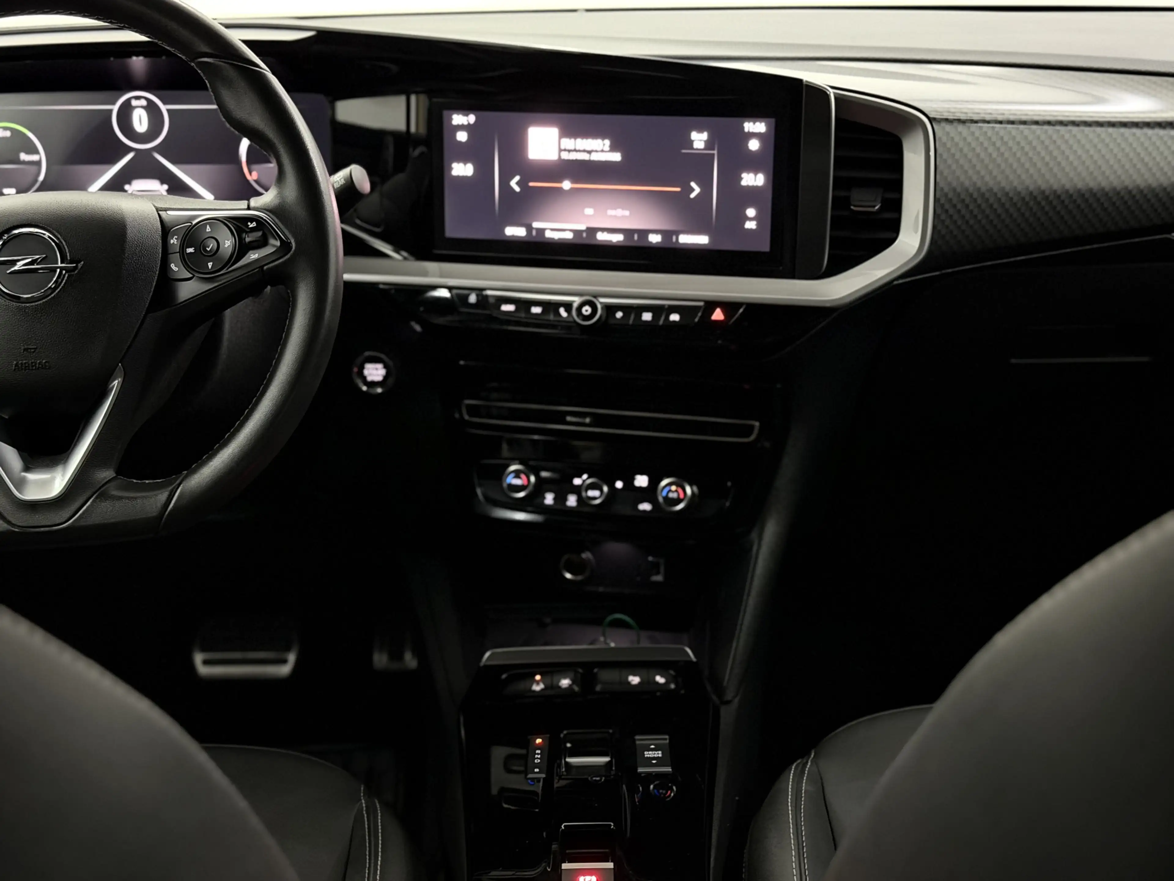Opel Mokka-E Ultimate 50-kWh 11kw bl. Camera, Navi, Virtual des — photo 11