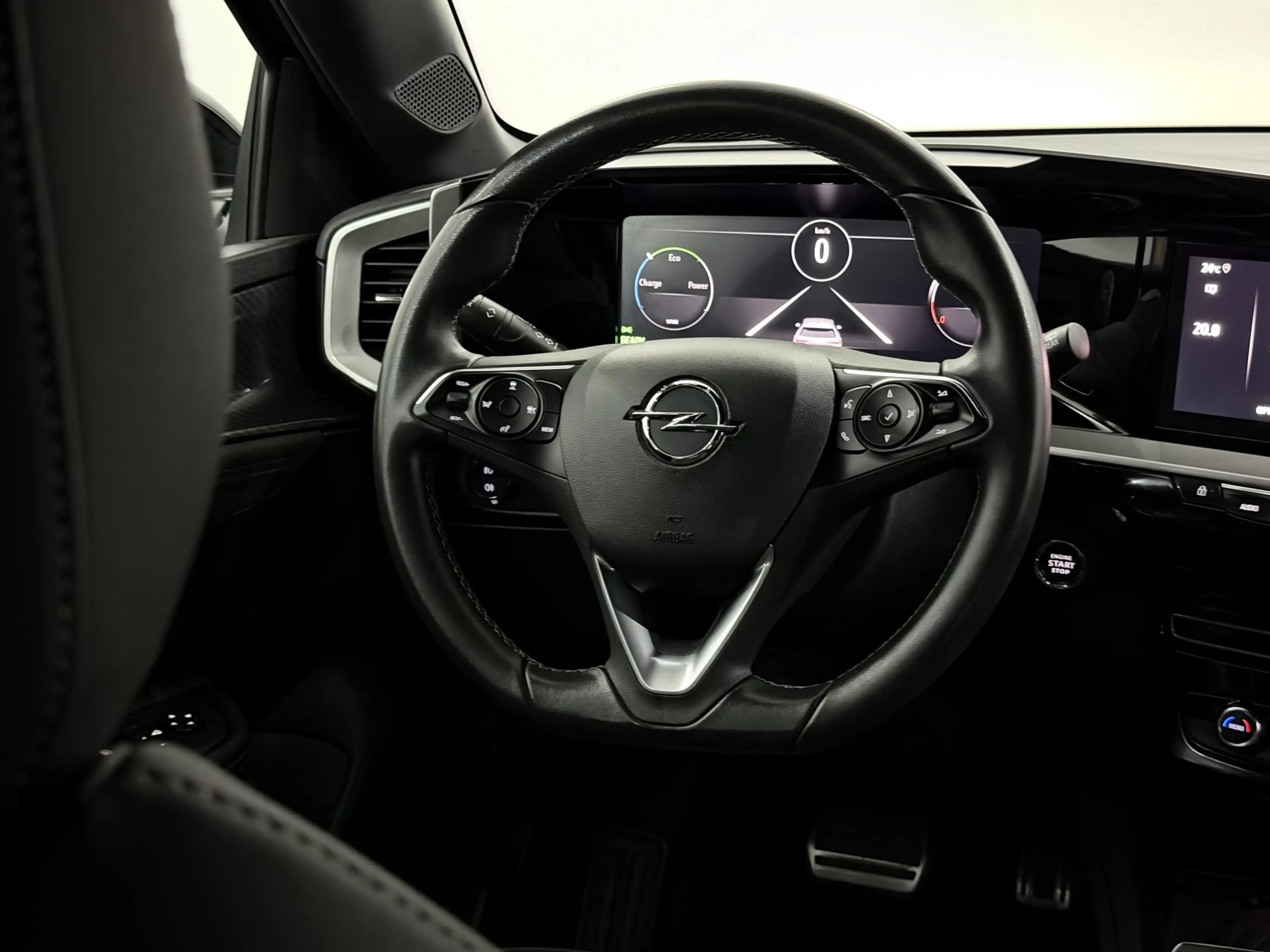 Opel Mokka-E Ultimate 50-kWh 11kw bl. Camera, Navi, Virtual des — photo 12