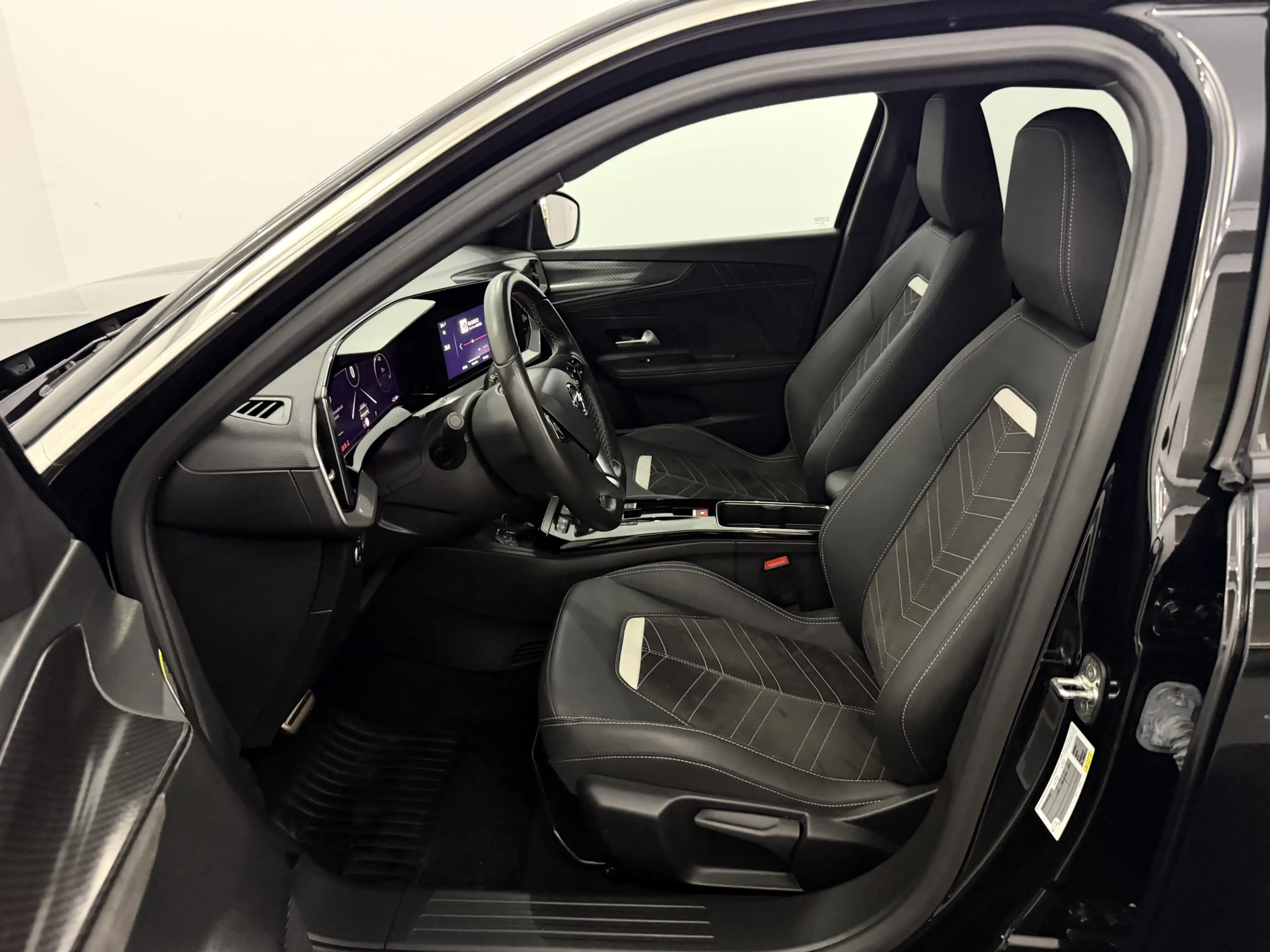 Opel Mokka-E Ultimate 50-kWh 11kw bl. Camera, Navi, Virtual des — photo 7
