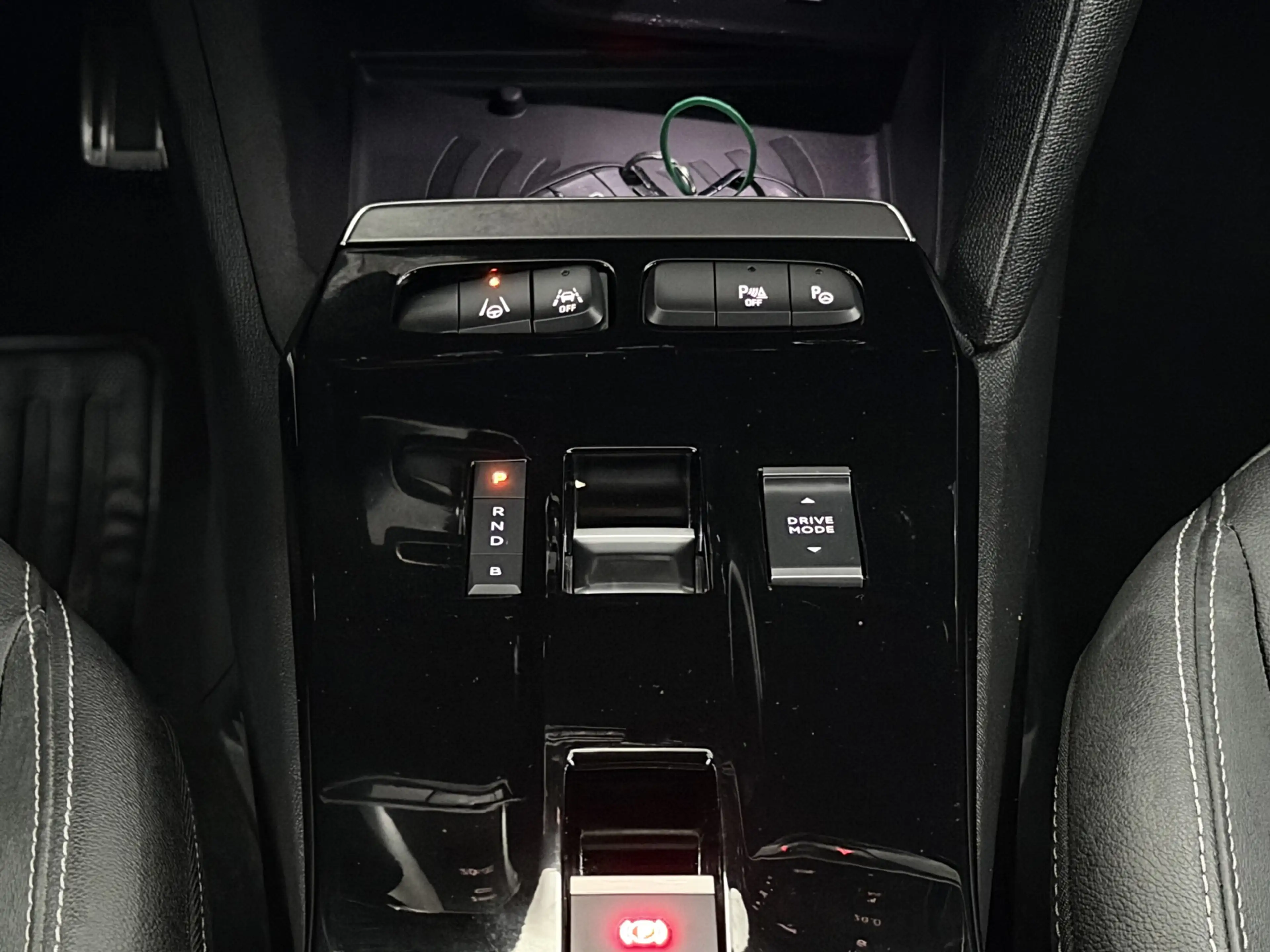 Opel Mokka-E Ultimate 50-kWh 11kw bl. Camera, Navi, Virtual des — photo 13