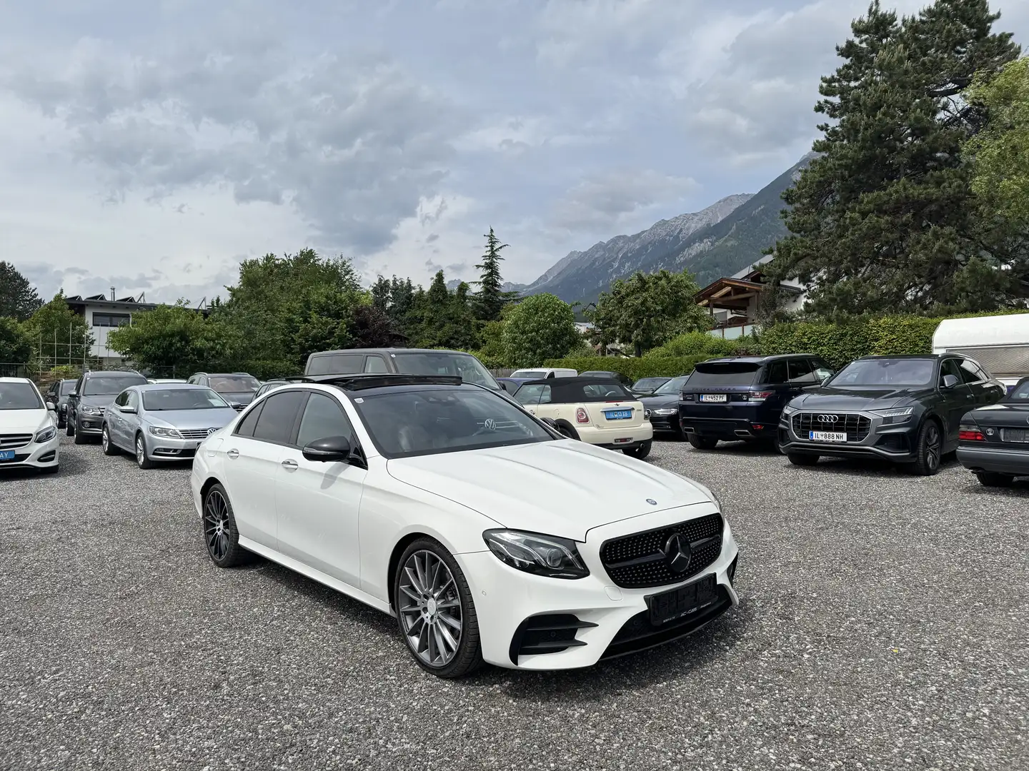 Mercedes-Benz E 220 E 220 d (213.004) Ausstattungslinie AMG Line Weiß - 2