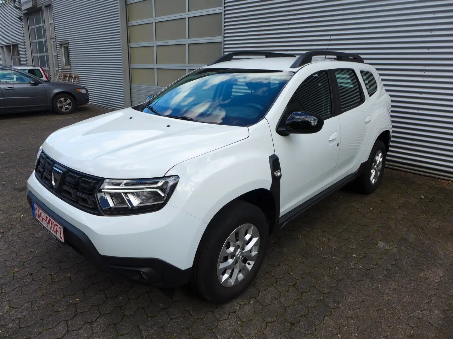 Dacia Duster II Comfort erst 31 tkm.!!! Navi-Tempomat Weiß - 2
