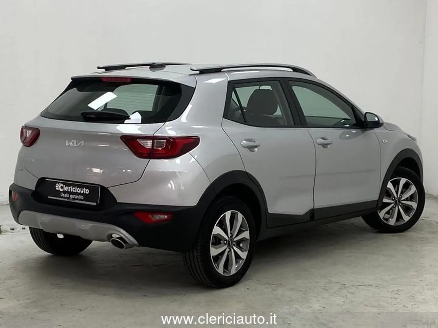Kia Stonic 1.0 T-GDi 100 CV MHEV MT Urban Argento - 2
