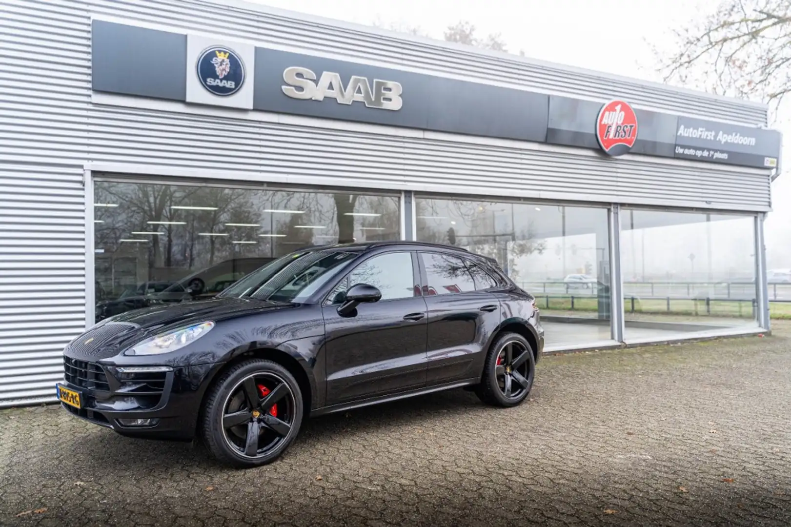 Porsche Macan 3.6 Turbo 400pk Luchtvering / Burmester / 18-Voudi Schwarz - 2