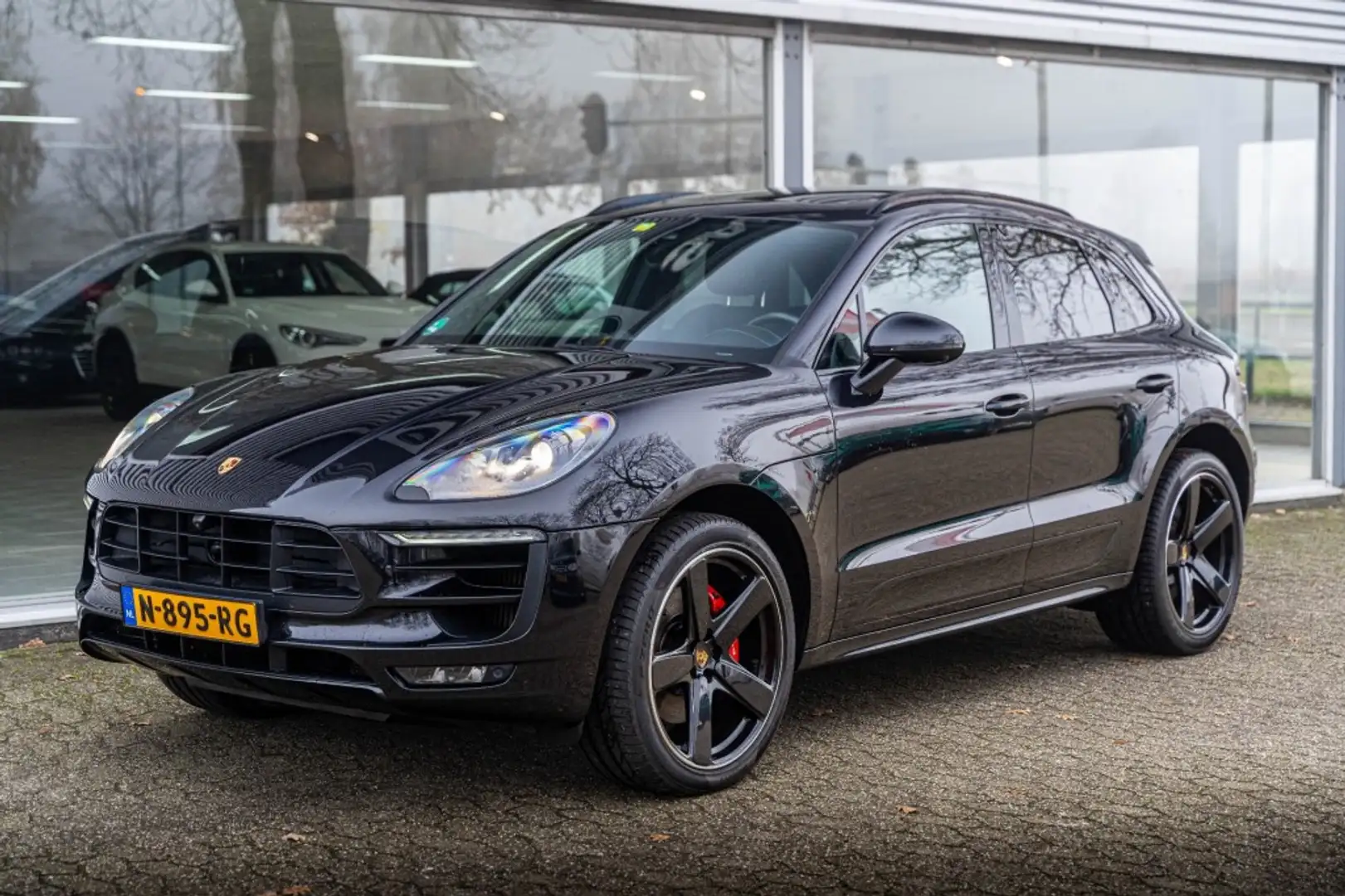 Porsche Macan 3.6 Turbo 400pk Luchtvering / Burmester / 18-Voudi Schwarz - 1