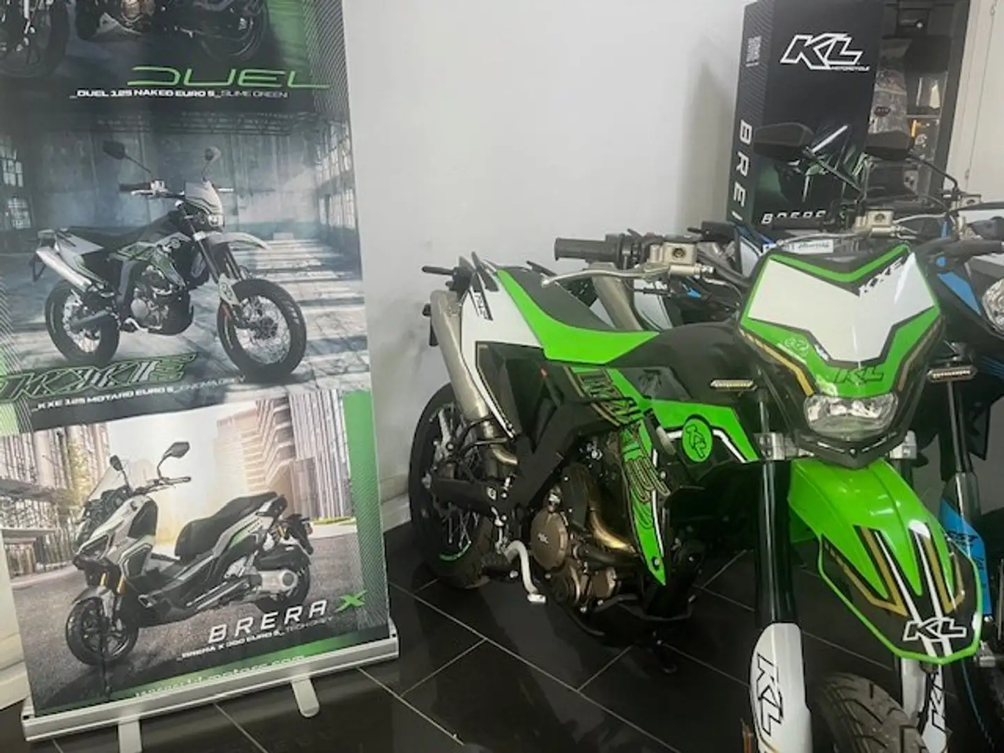 KL Motors kxe 125 Groen - 2