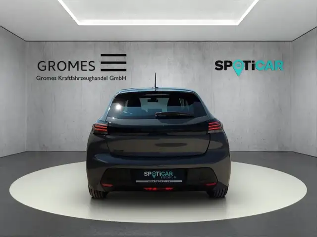 Peugeot 208 view 4