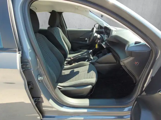 Peugeot 208 view 13