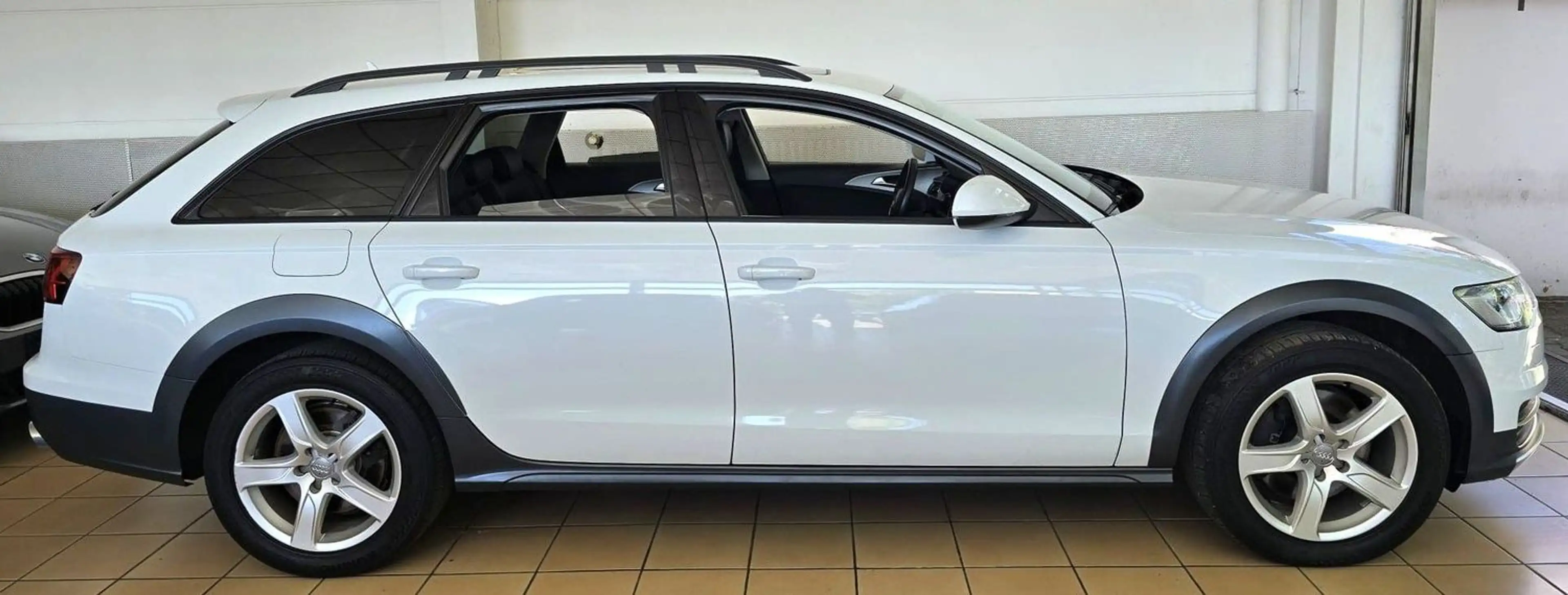 Audi A6 allroad 3.0 TDI XENON Panorama Kamera Anhängerk. 8 Fach — photo 5
