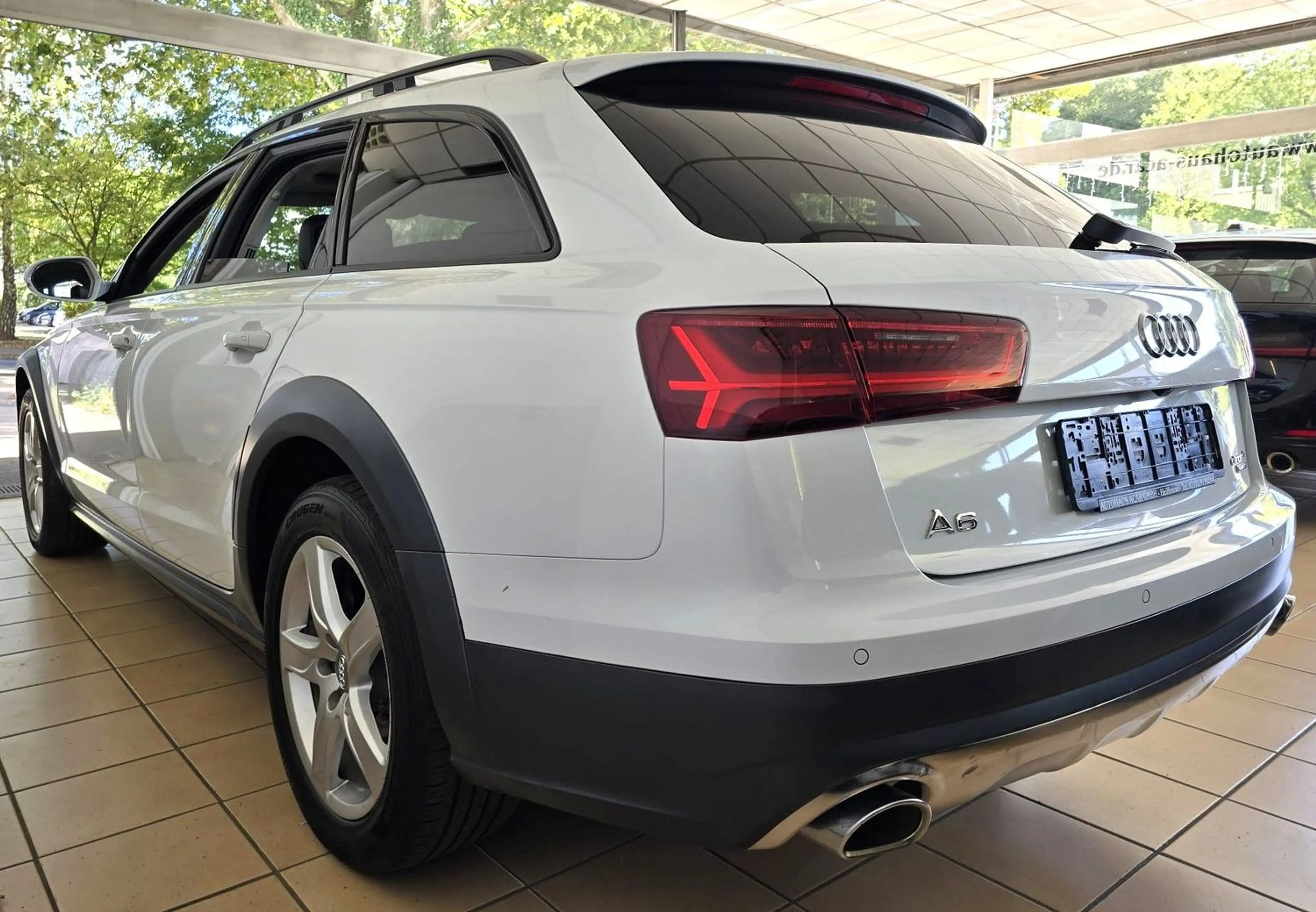 Audi A6 allroad 3.0 TDI XENON Panorama Kamera Anhängerk. 8 Fach — photo 8