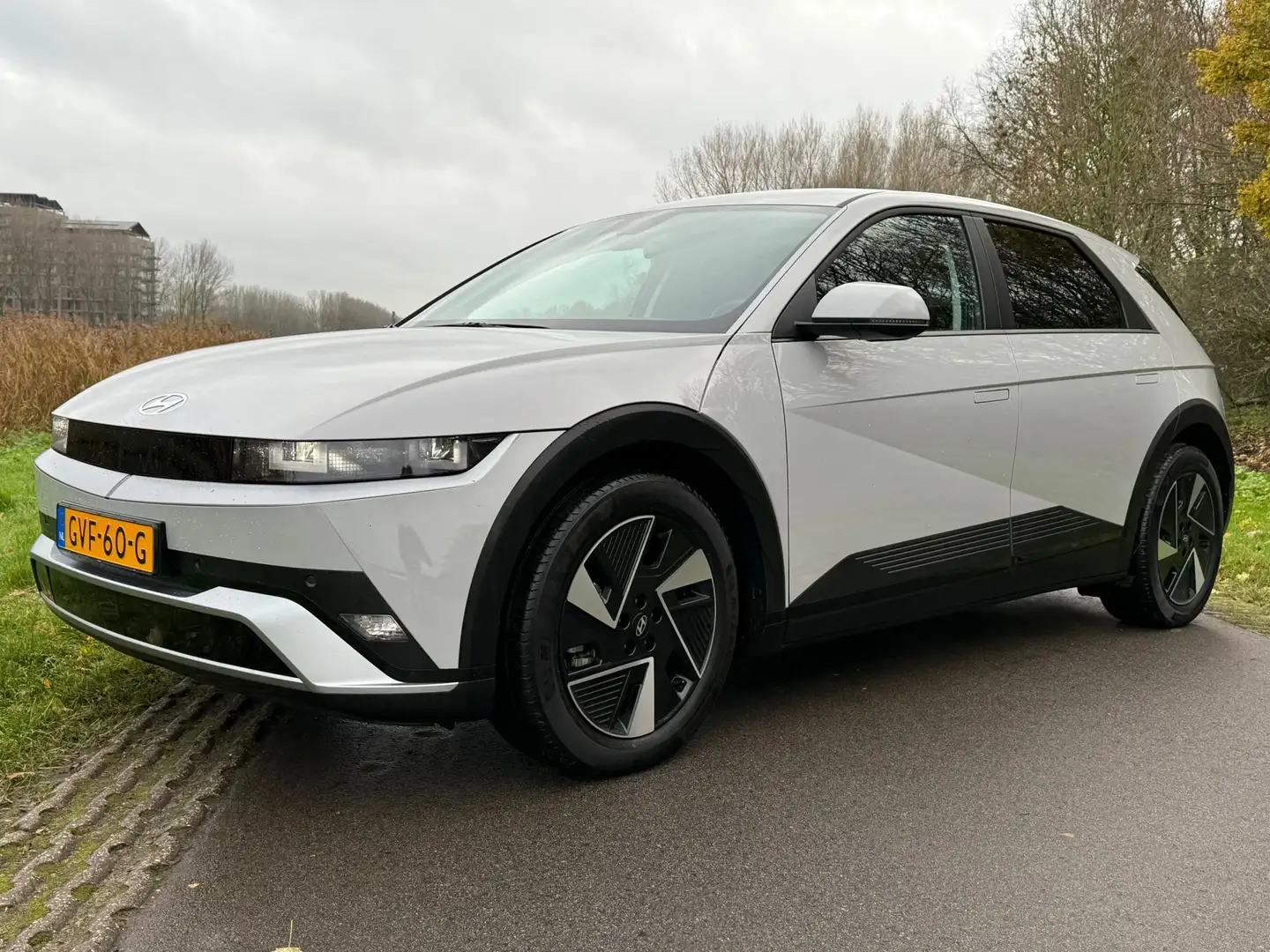 Hyundai IONIQ 5 Connect+ 84 kWh 229pk | Nieuw model! | Trekhaak | Grijs - 1