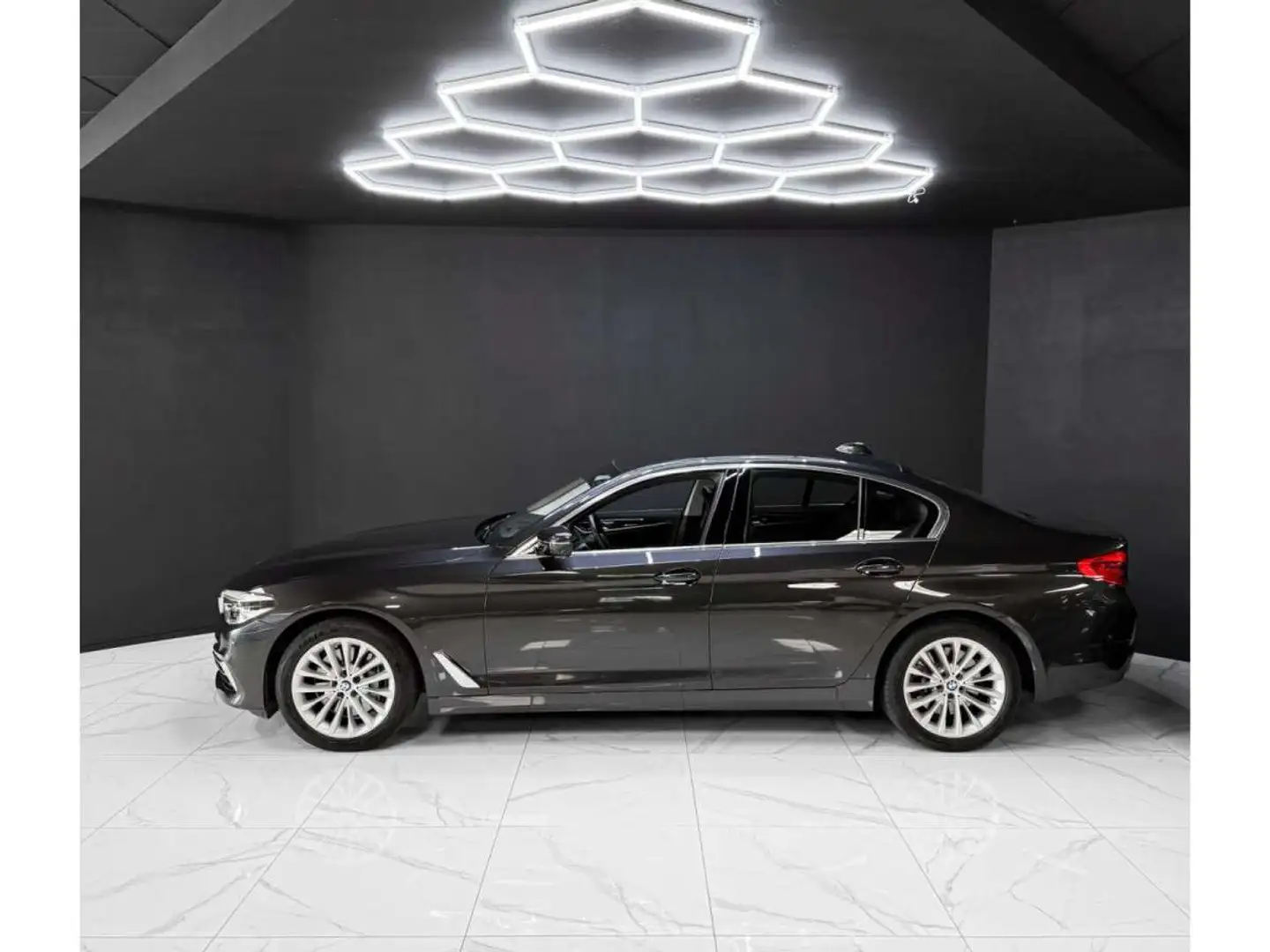 BMW 540 i xDrive Luxury Line Gris - 2