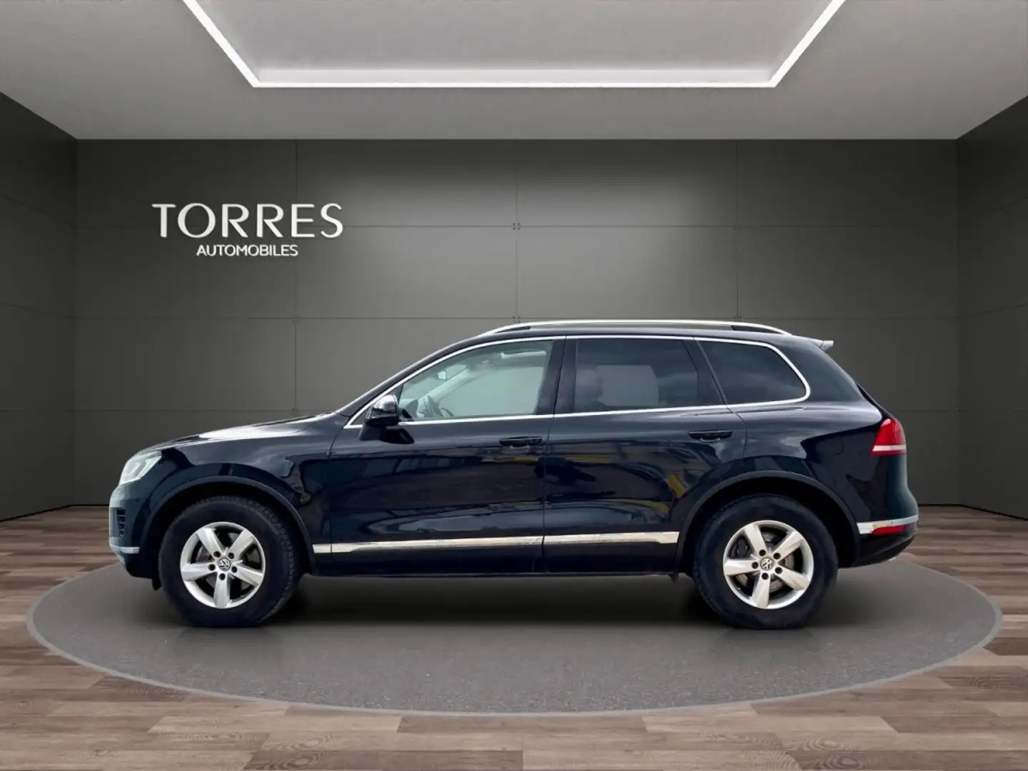 Volkswagen Touareg 3.0 V6 TDI 262ch Bluemotion Tiptronic/suspneumatique/attelage/TO Noir - 1