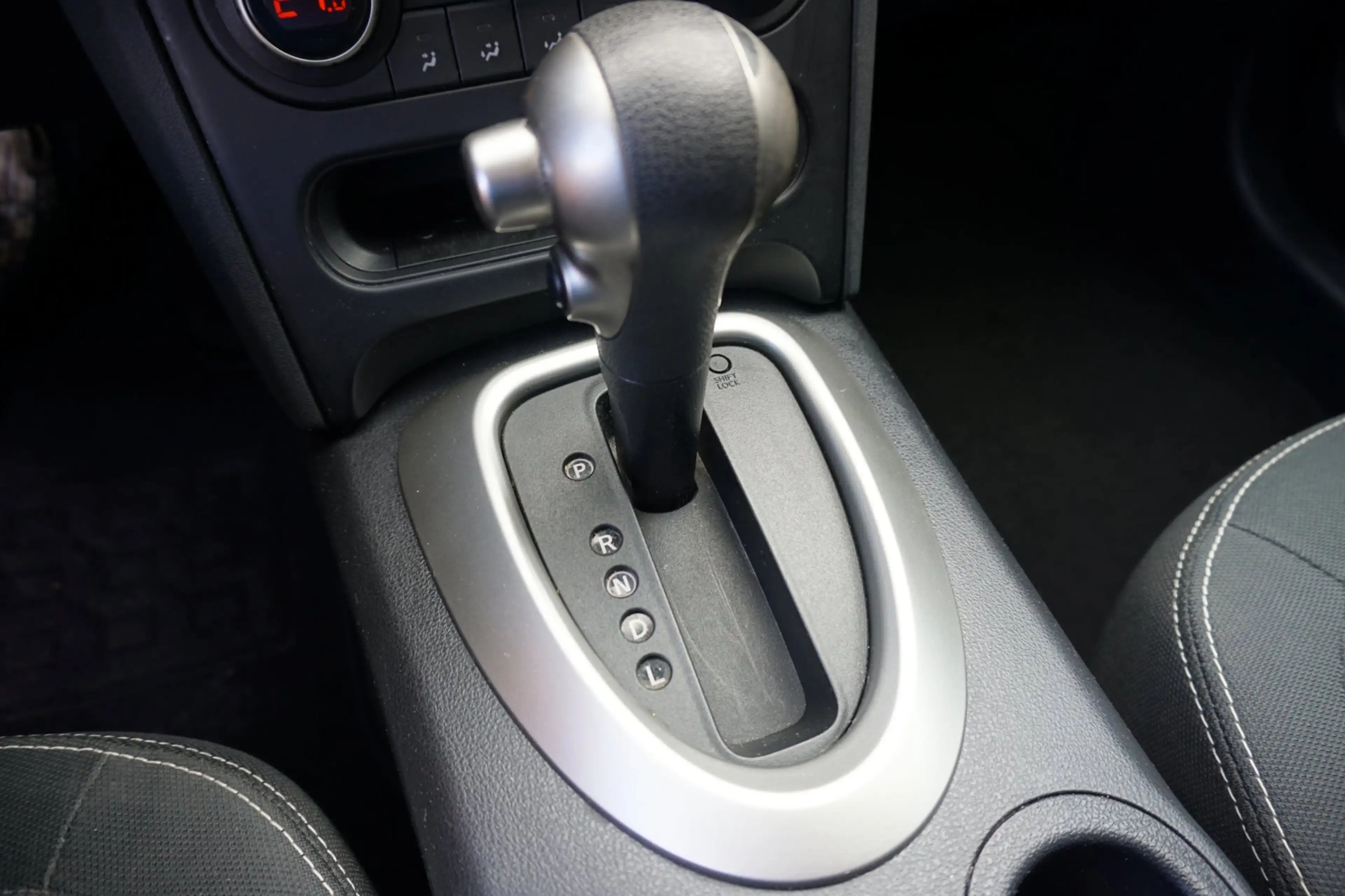 Nissan Qashqai 1.6 Connect Edition — photo 13