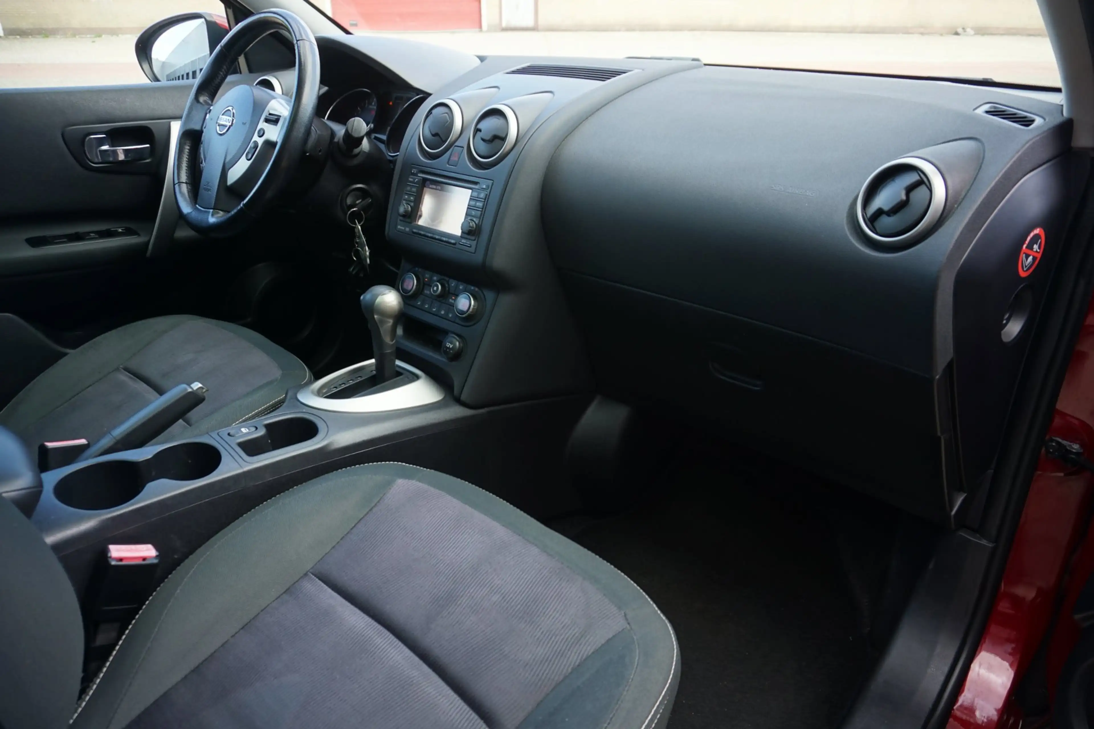 Nissan Qashqai 1.6 Connect Edition — photo 19