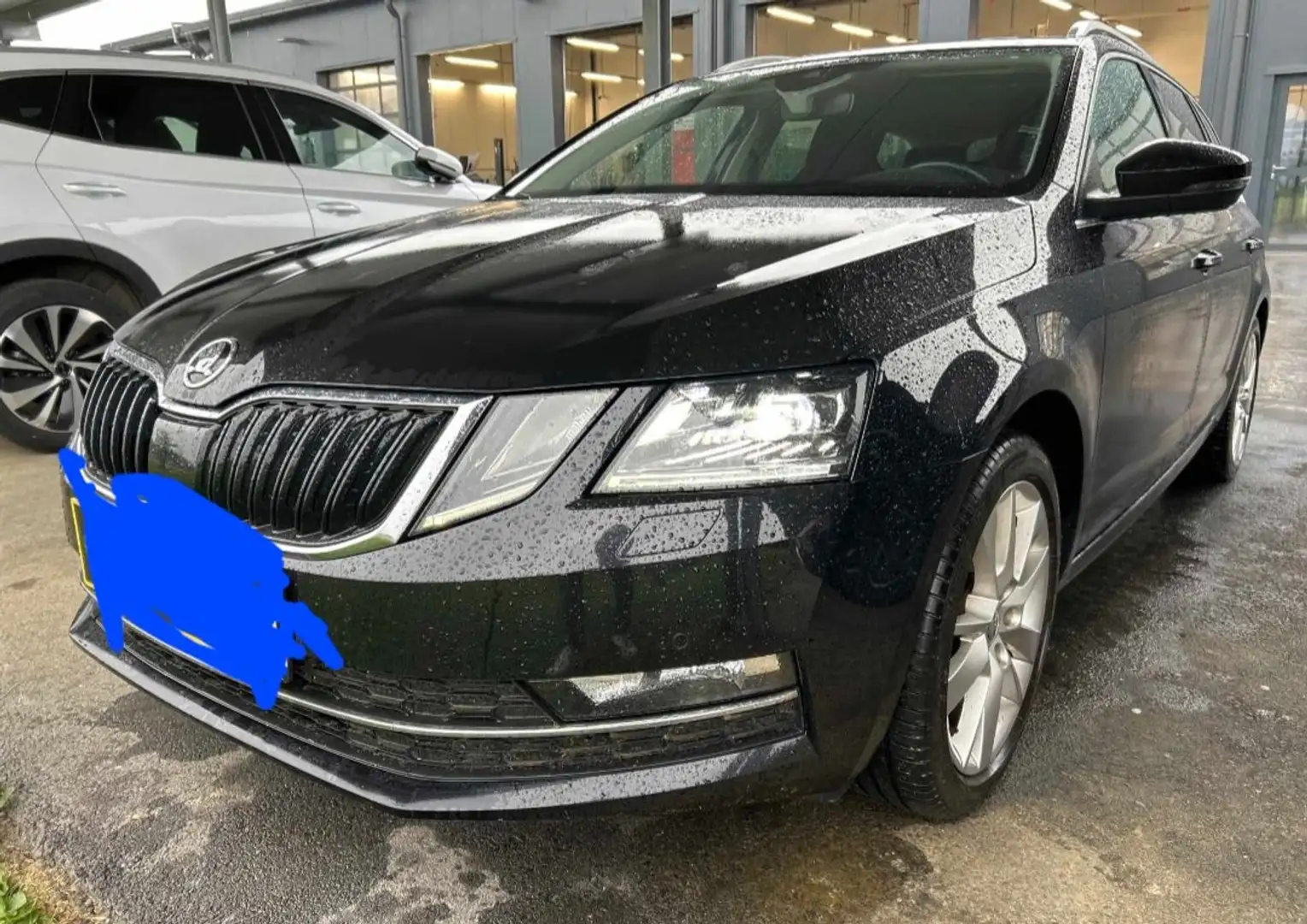 Skoda Octavia Style 1.6 TDI DSG Schwarz - 1