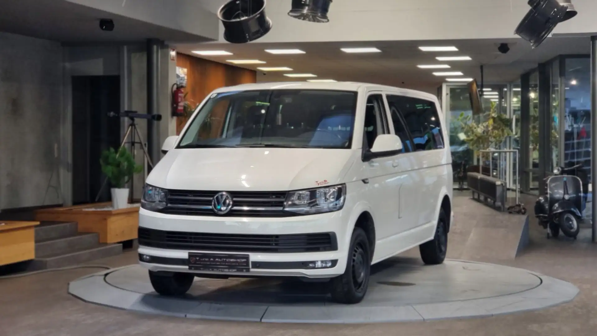 Volkswagen T6 Transporter Kombi 9-Sitzer *mit MwST.*AHK* Білий - 1