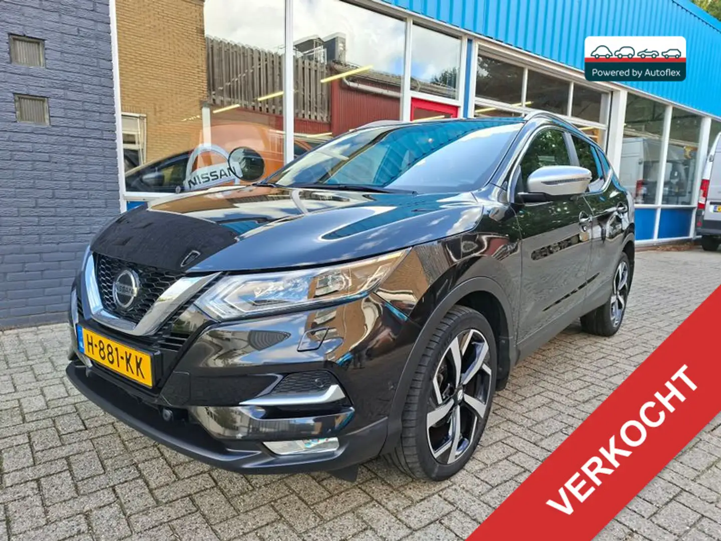 Nissan Qashqai 1.3 DIG-T Tekna + Trekhaak Panoramadak RIJKLAAR Zwart - 1