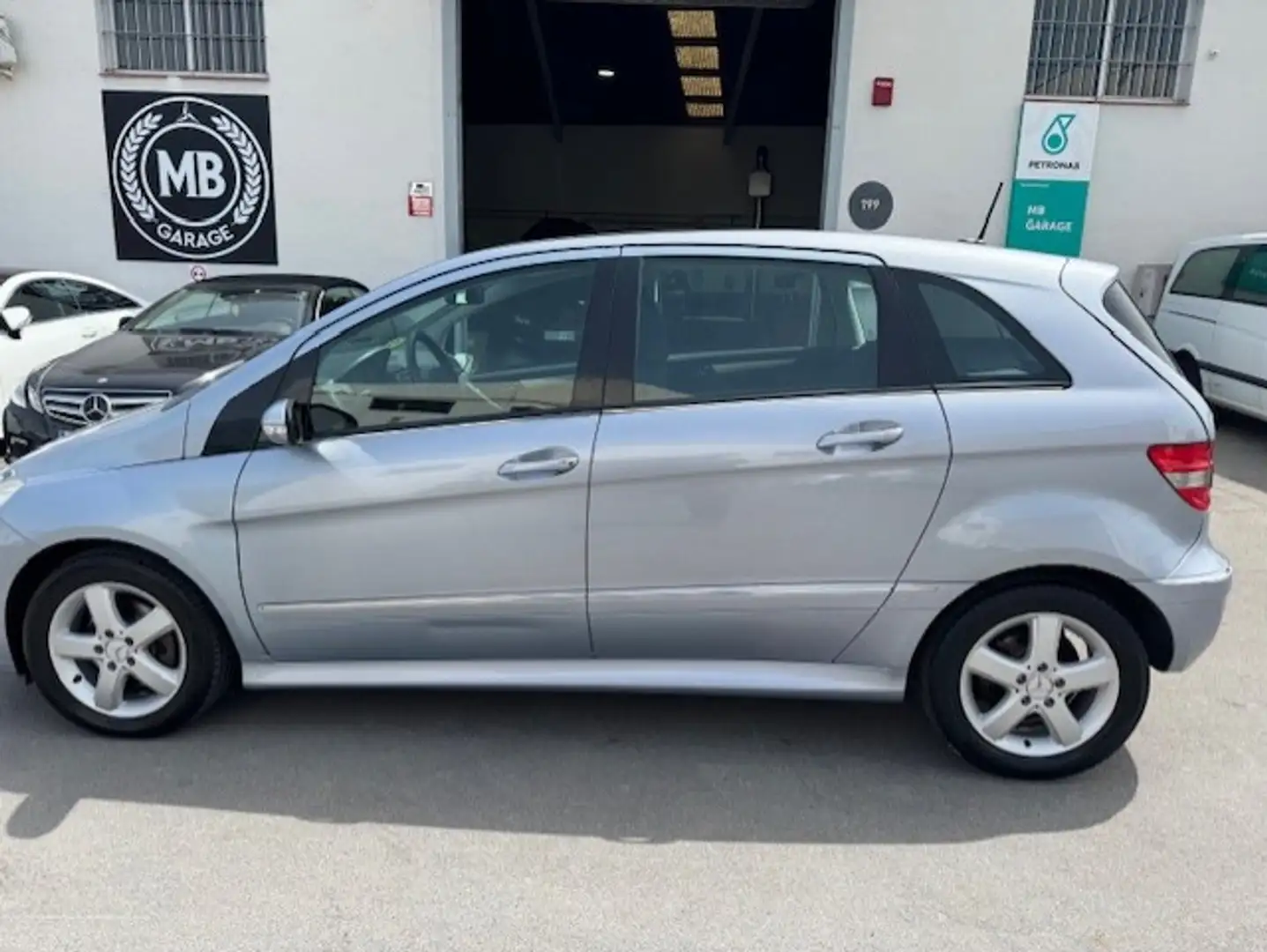 Mercedes-Benz B 180 180CDI Autotronic Zilver - 1