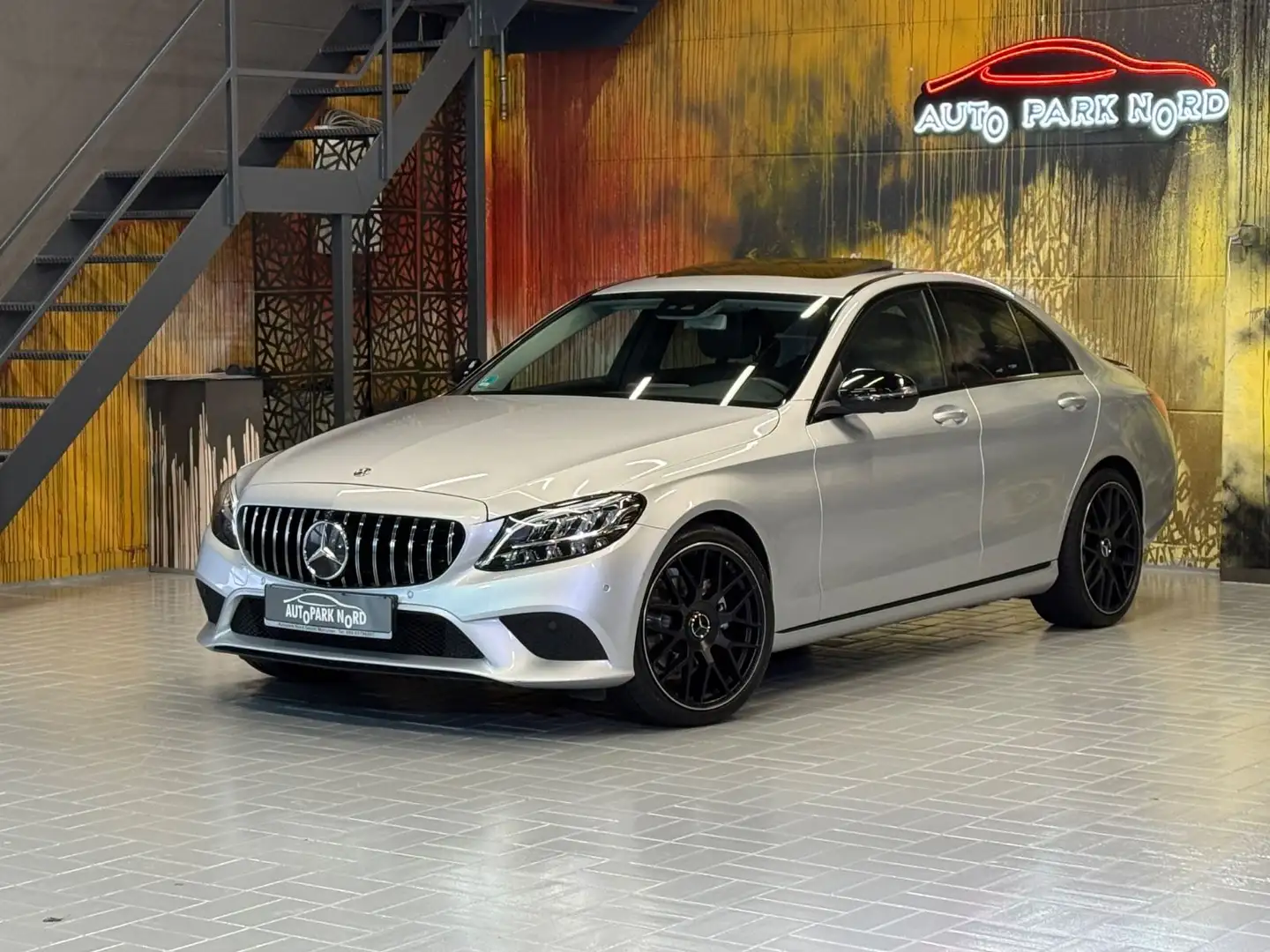 Mercedes-Benz C 200 d Aut.~LED~KAMERA 360°~GLAS SD~ NAVI~AHK Silver - 1