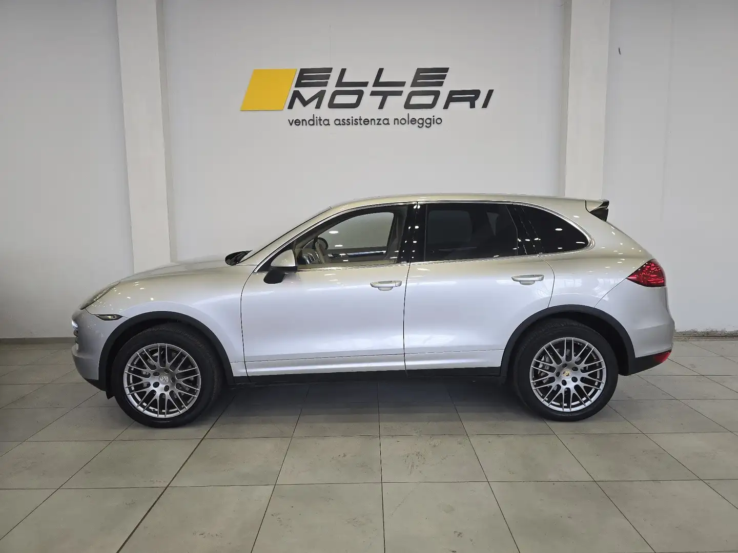 Porsche Cayenne Cayenne II 2010 4.1 V8 tdi S tiptronic Silver - 2