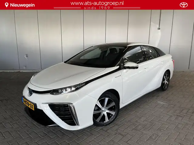 Toyota Mirai FCV Executive | Vollederen bekleding | Stoelverwar