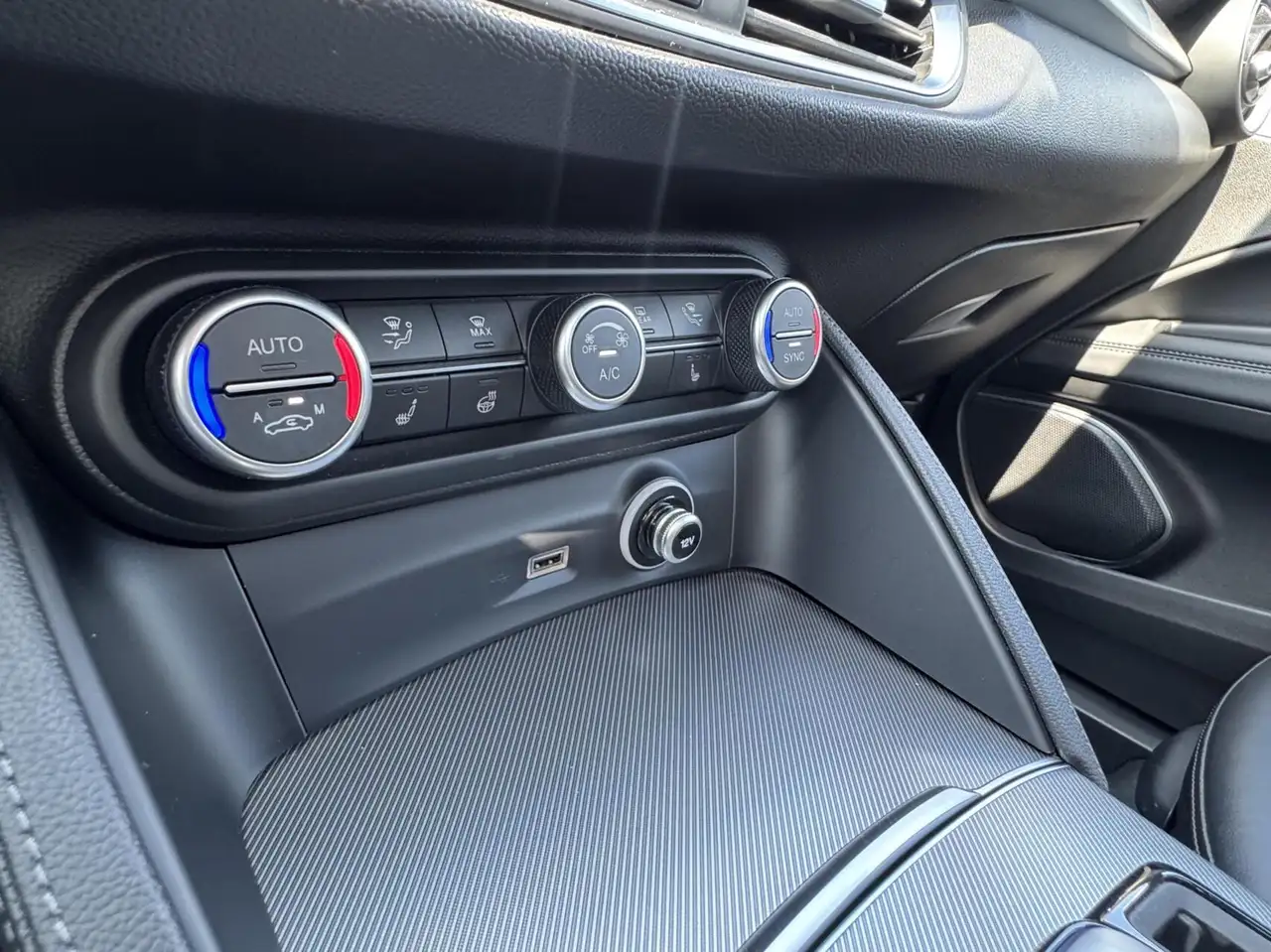 Alfa Romeo Stelvio 2022 — фото 13