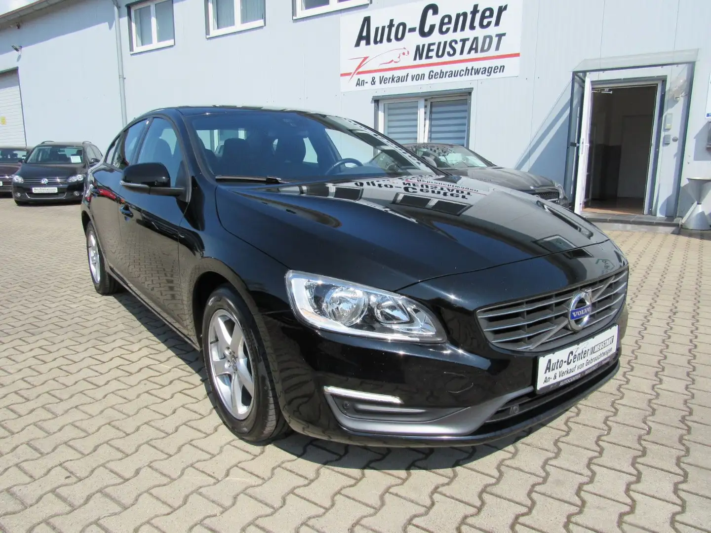 Volvo S60 Lim. Business Edition Fekete - 1