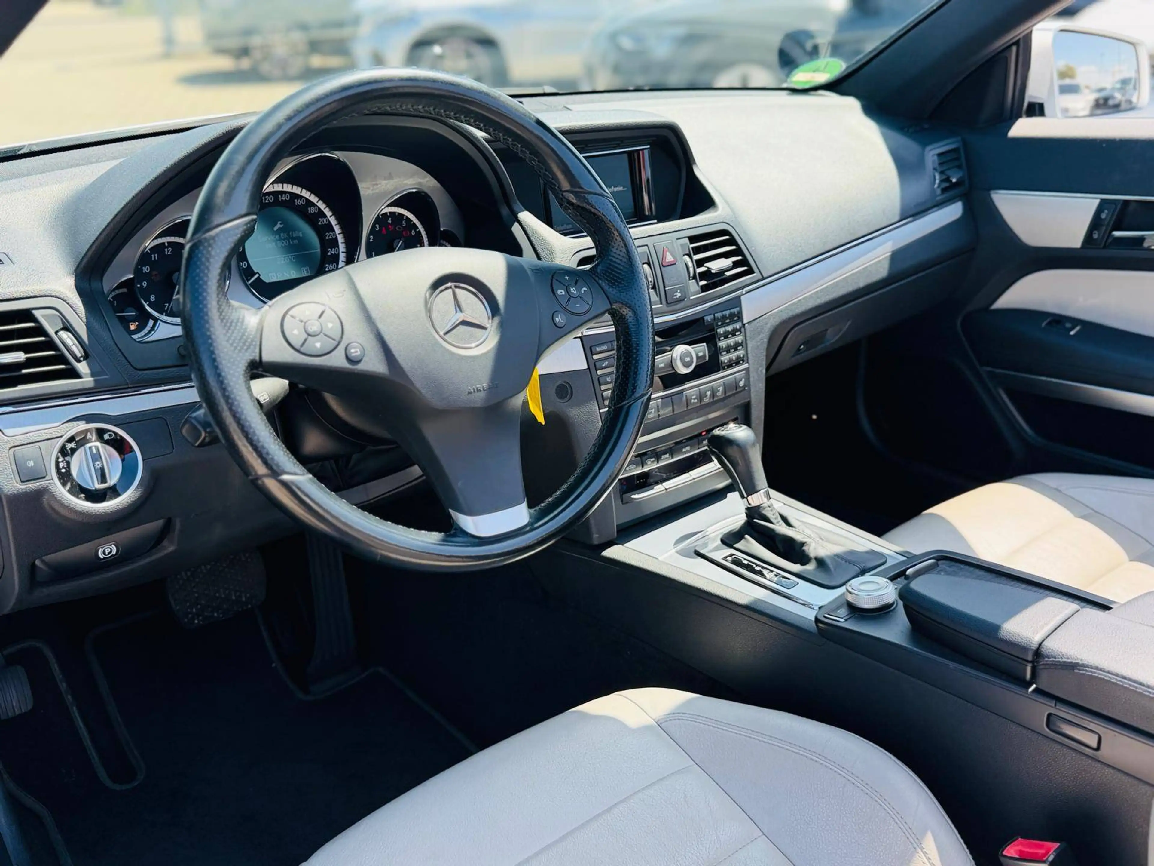 Mercedes-Benz E 250 CGI Cabrio BlueEfficiency Avantgarde TÜV NEU & Service Neu Garantie Finanzierung möglich — photo 5
