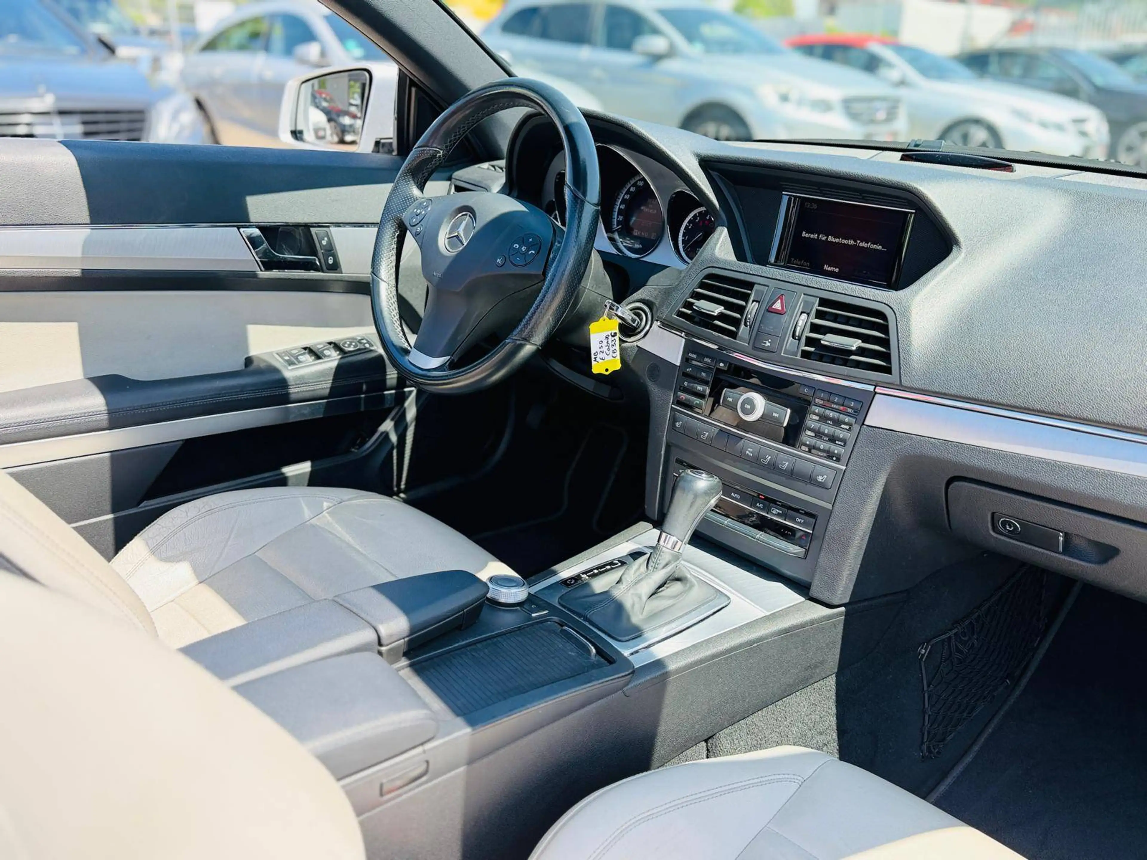 Mercedes-Benz E 250 CGI Cabrio BlueEfficiency Avantgarde TÜV NEU & Service Neu Garantie Finanzierung möglich — photo 12