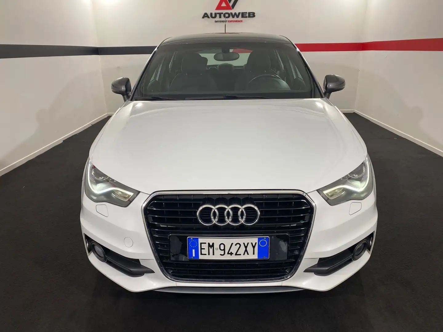 Audi A1 1.6 TDI 105 CV Ambition Grigio - 2