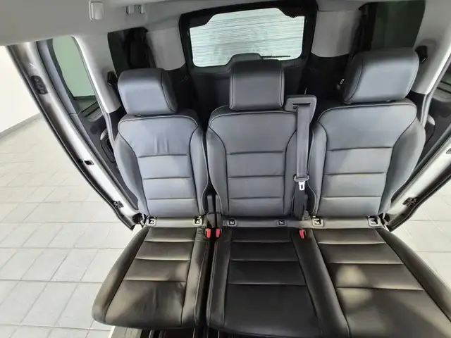 Opel Zafira Life view 14