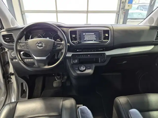 Opel Zafira Life view 9