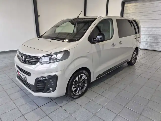 Opel Zafira Life view 3