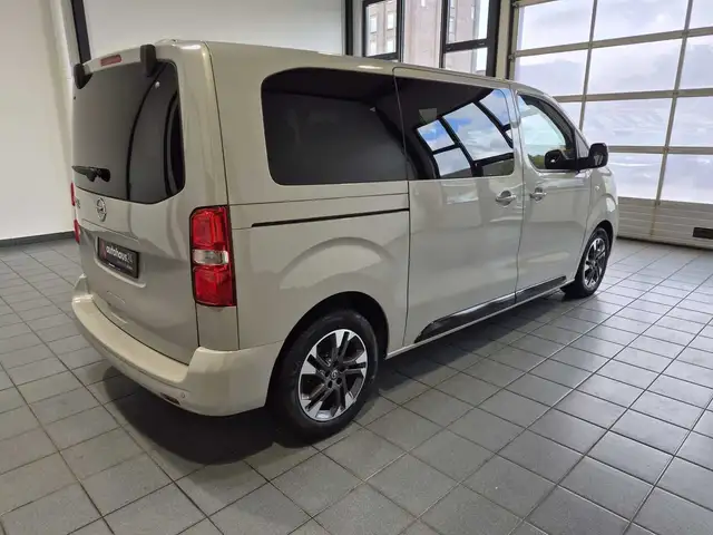 Opel Zafira Life view 5