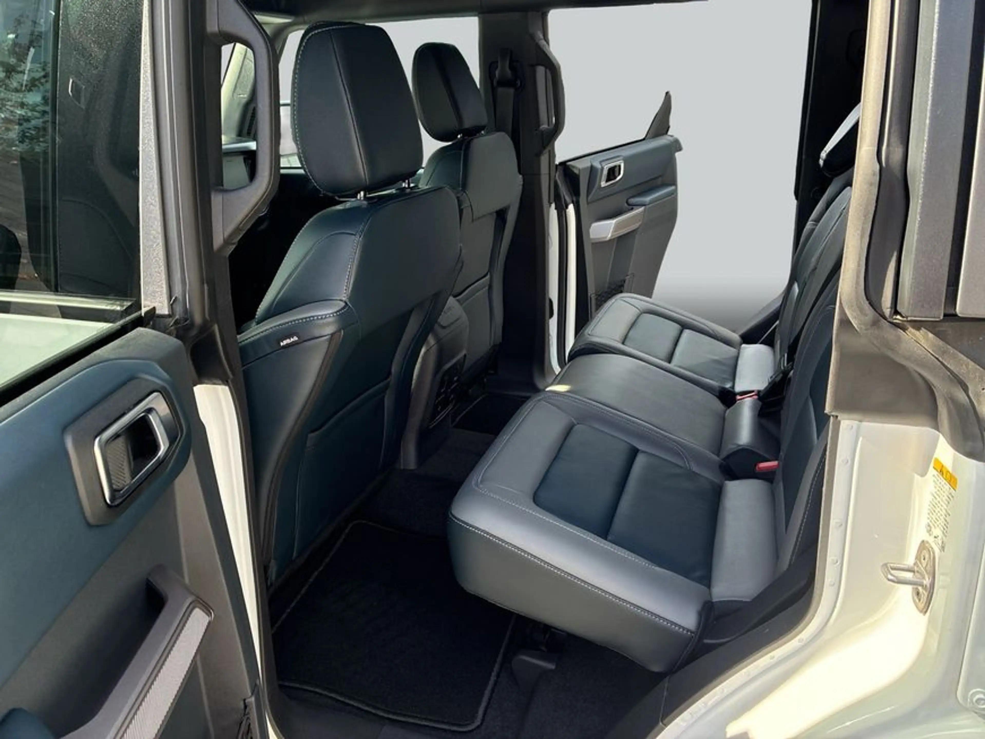 Ford Bronco 2.7 EcoBoost V6 Outer Banks — photo 11