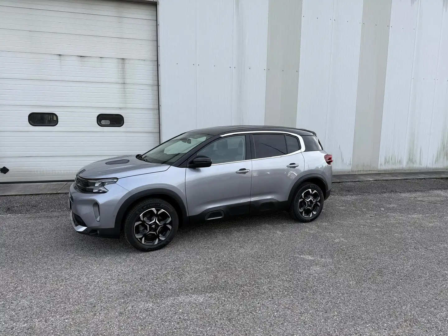 Citroen C5 Aircross 1.2 hybrid Max 136cv e-dcs6 "KM0" Grau - 2
